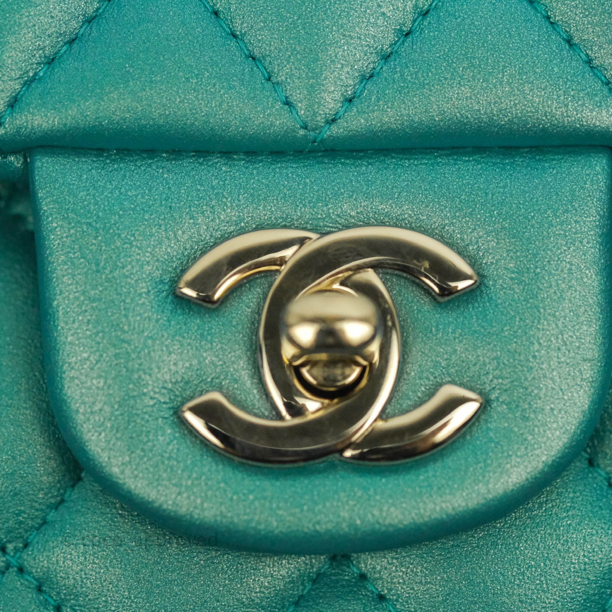 Chanel Classic M/L Medium Double Flap Bag in Iridescent Turquoise Calfskin with Gold Hardware - Luxury Designer Handbag for Women, Perfect for Parties, Weddings & Special Occasions