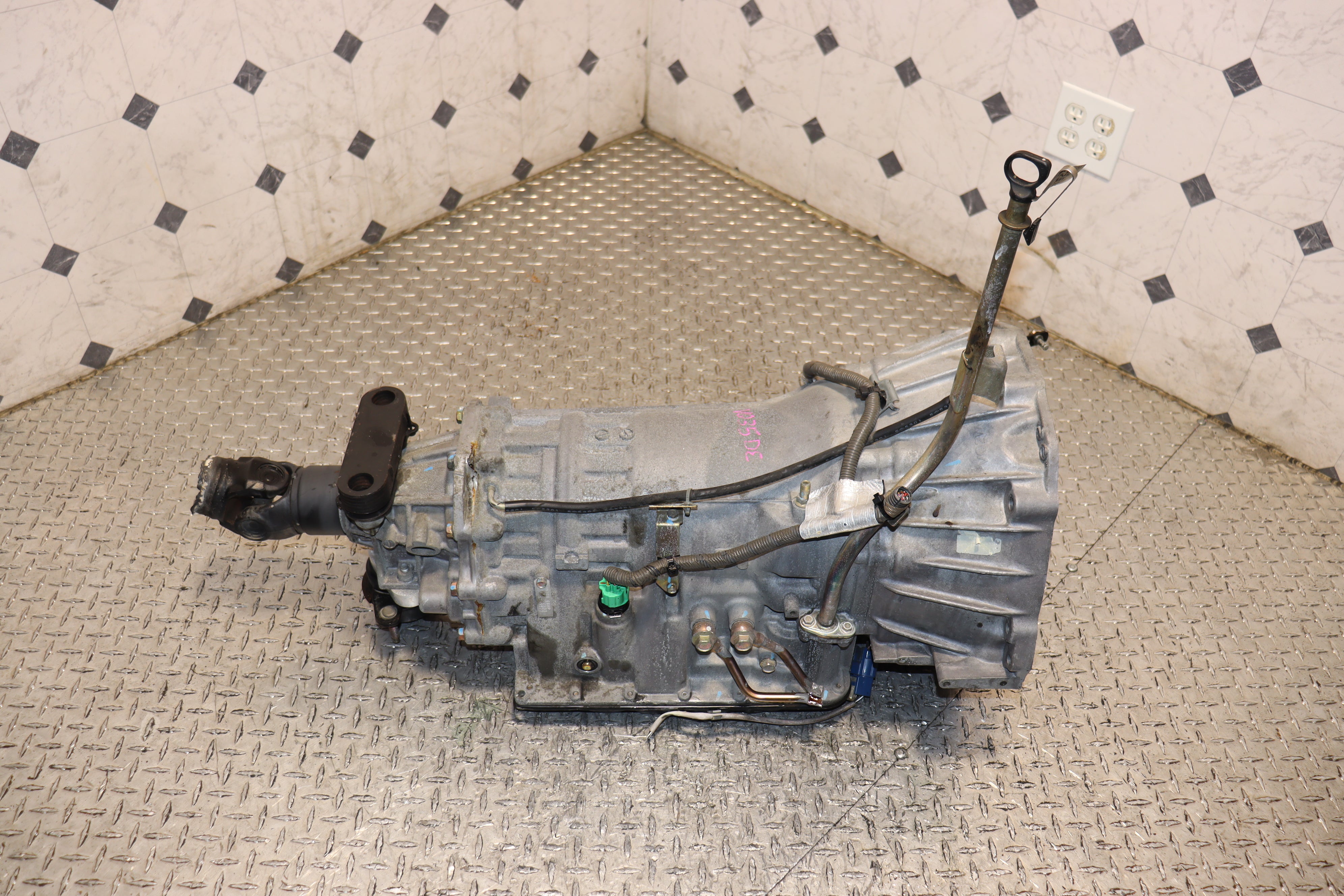 JDM VQ35DE Automatic Transmission RWD for 2003-2005 Nissan 350Z & Infiniti G35 (1 Plug) - Performance Upgrade & Replacement Part for Drifting & Street Racing
