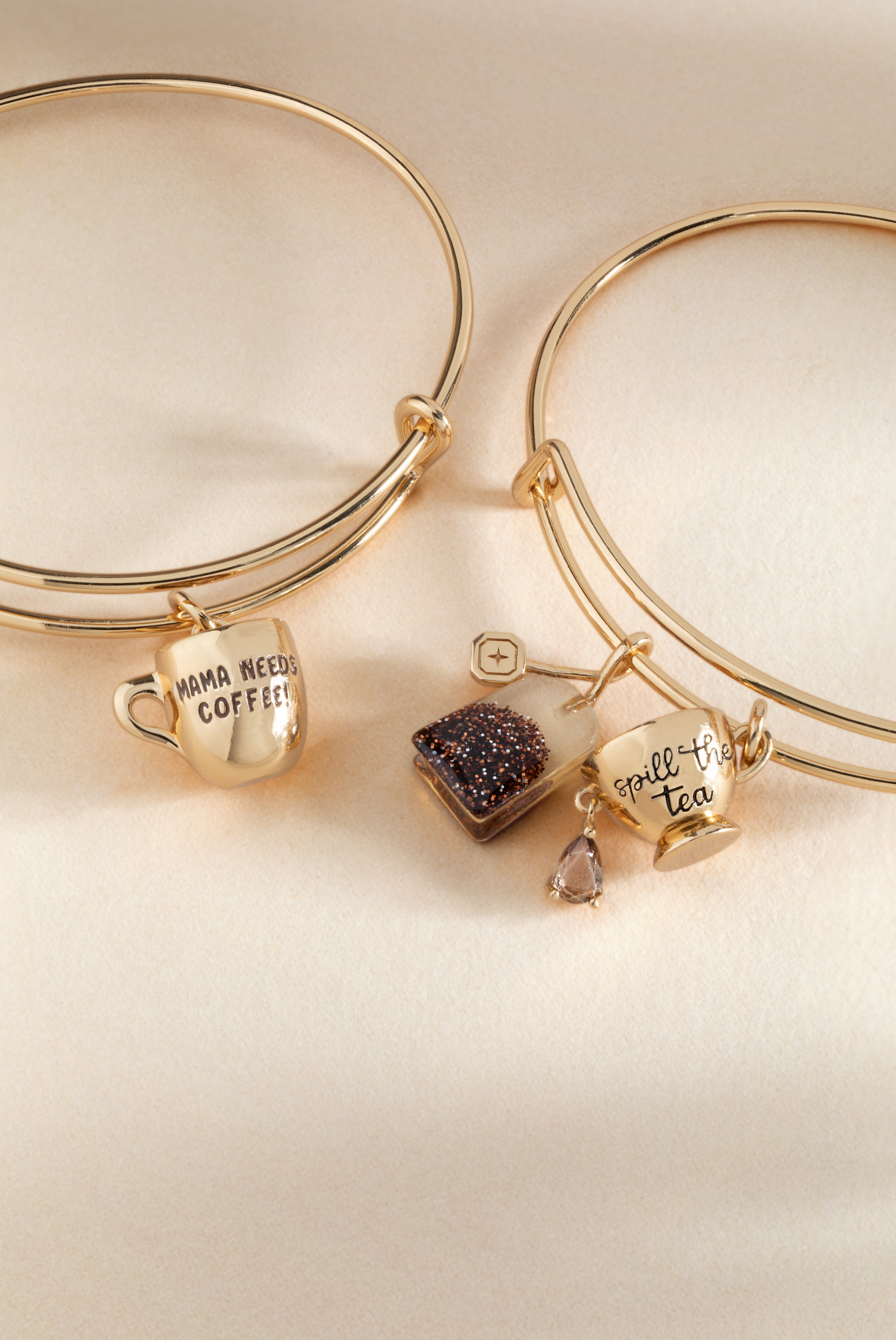 Stylish 'Mama Needs Coffee' Charm Bangle Bracelet for Women - Perfect Gift for Moms, Coffee Lovers & Self-Care Moments