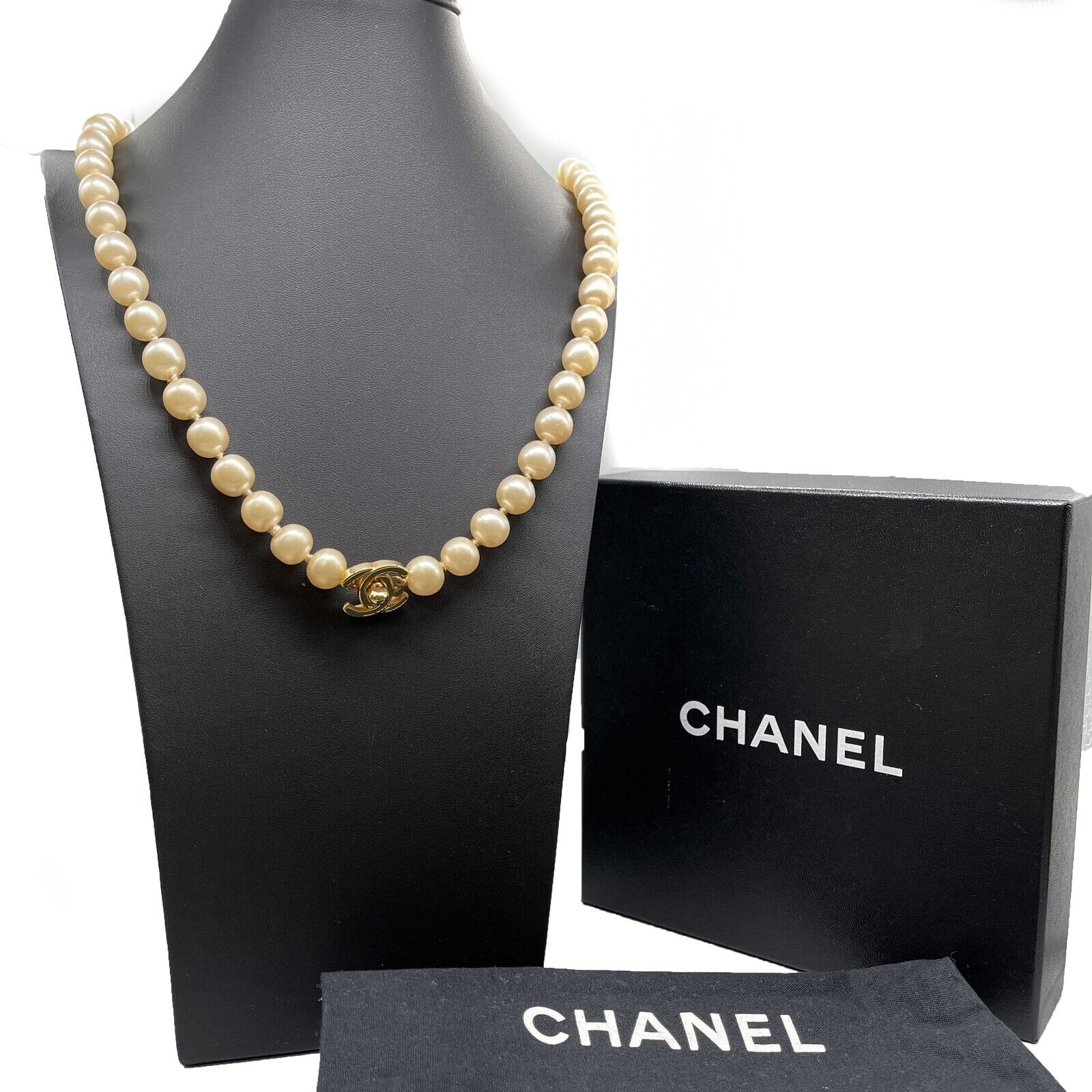 Vintage CHANEL 96P CC Logo Turn Lock Pearl & Gold Necklace - Elegant Luxury Jewelry for Women, Perfect for Parties, Weddings & Special Occasions