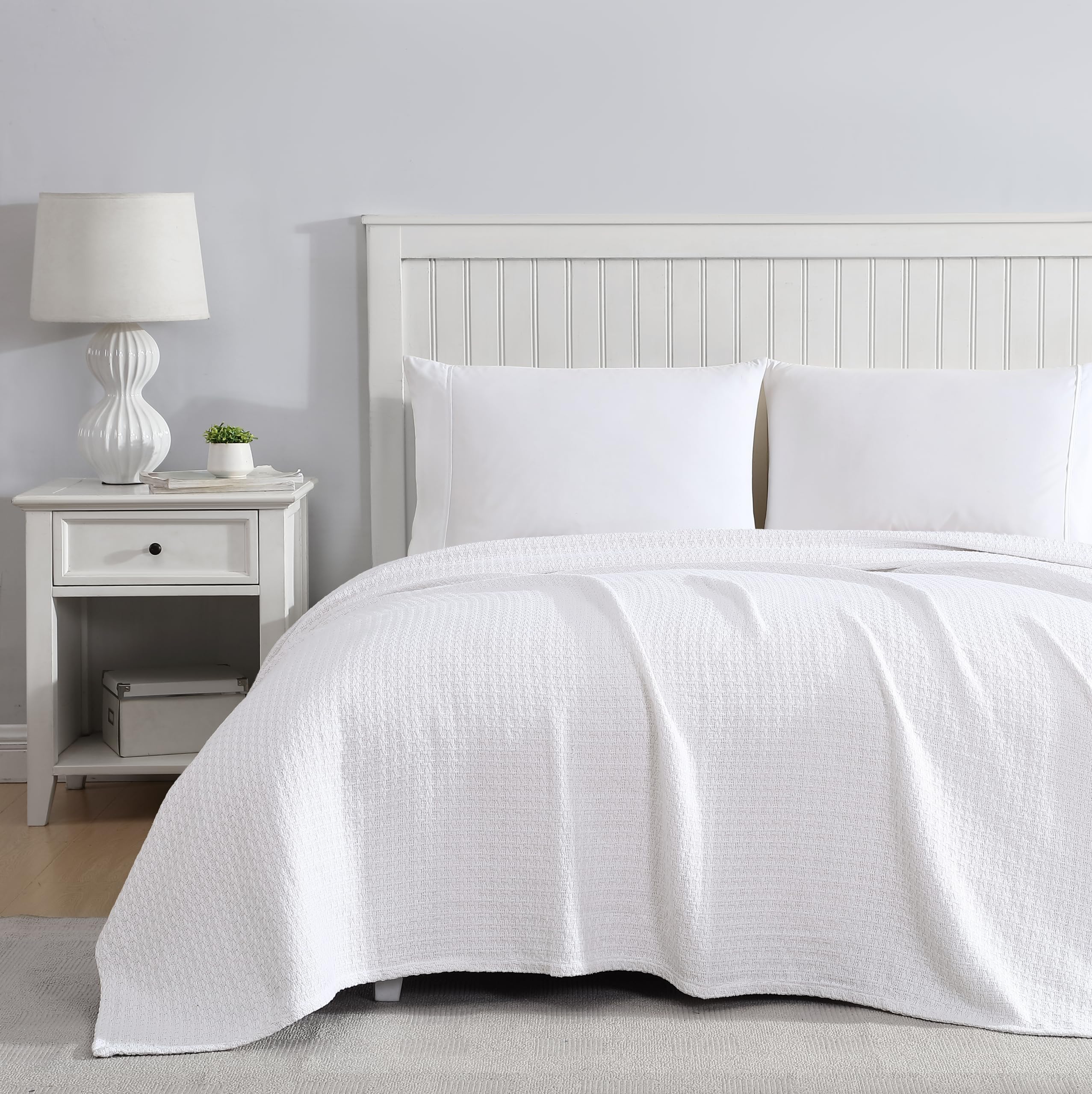 Beatrice Home Fashions 100% Cotton Waffle Weave Blanket - King Size White | Lightweight & Breathable All-Natural Bedding | Perfect for Hotels, Guest Rooms & Cozy Home Decor