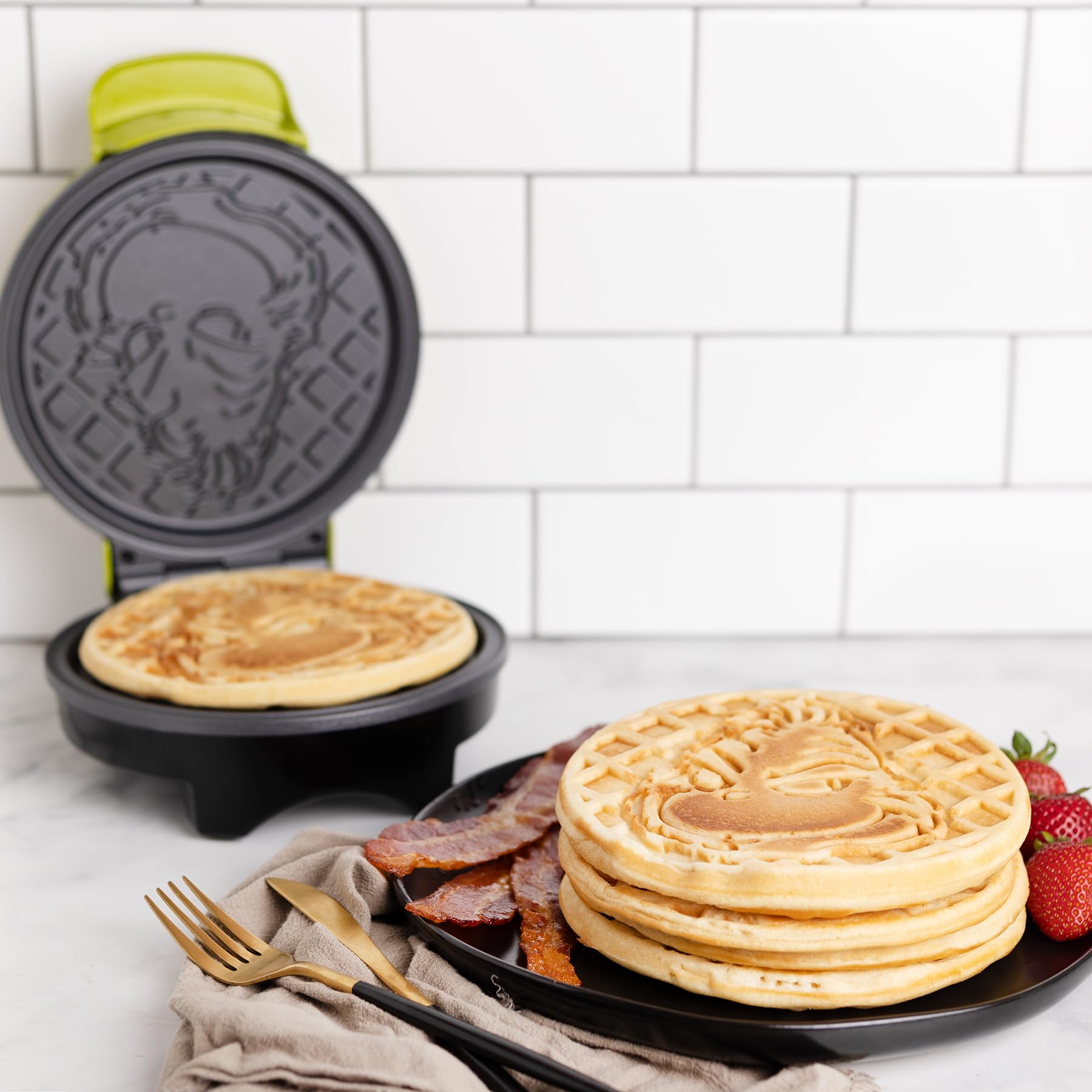 Uncanny Brands Dr. Seuss The Grinch Waffle Maker - Make Festive Grinch-Themed Waffles for Christmas Breakfast & Holiday Parties