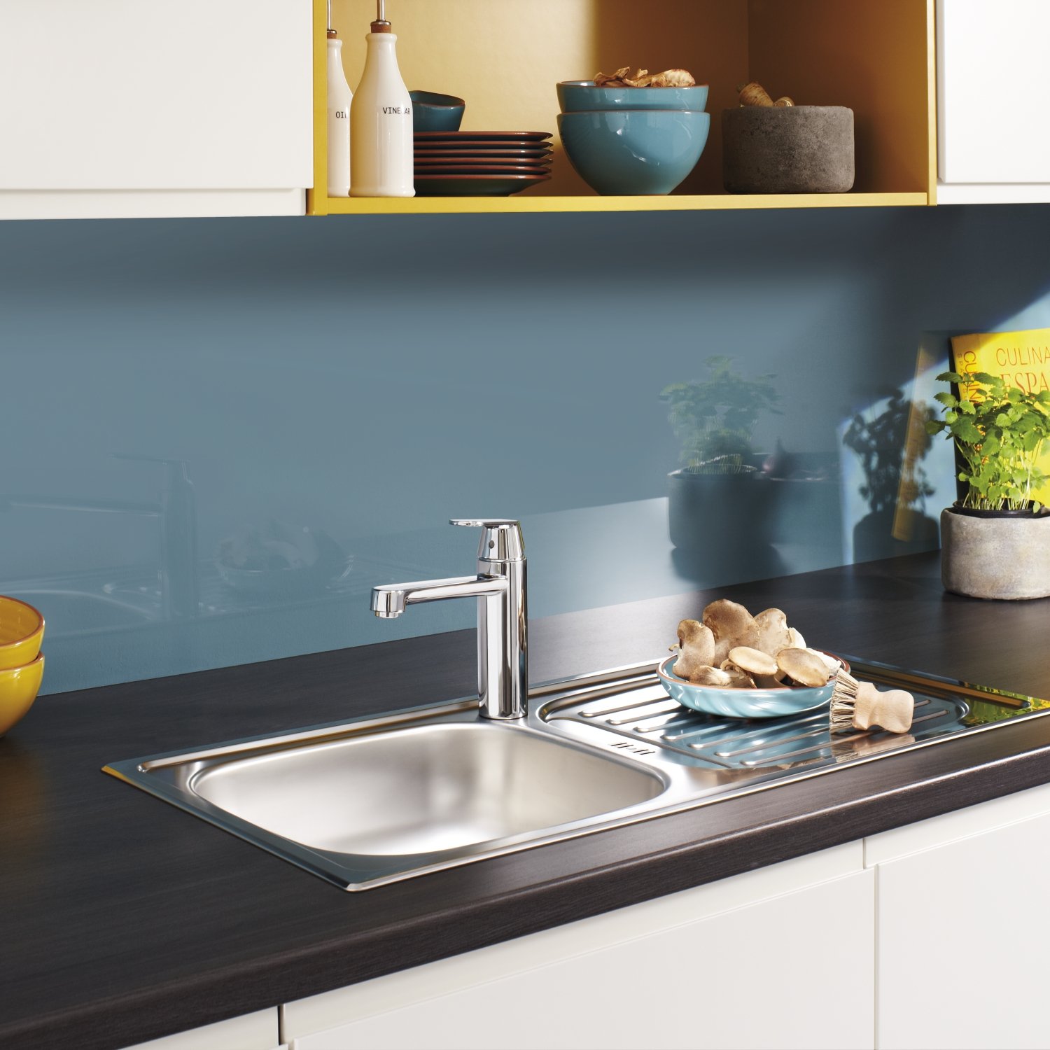 GROWE Eurosmart Cosmopolitan Kitchen Faucet - Chrome Finish 30195000 - Modern Pull-Down Sprayer for Easy Cooking & Dishwashing