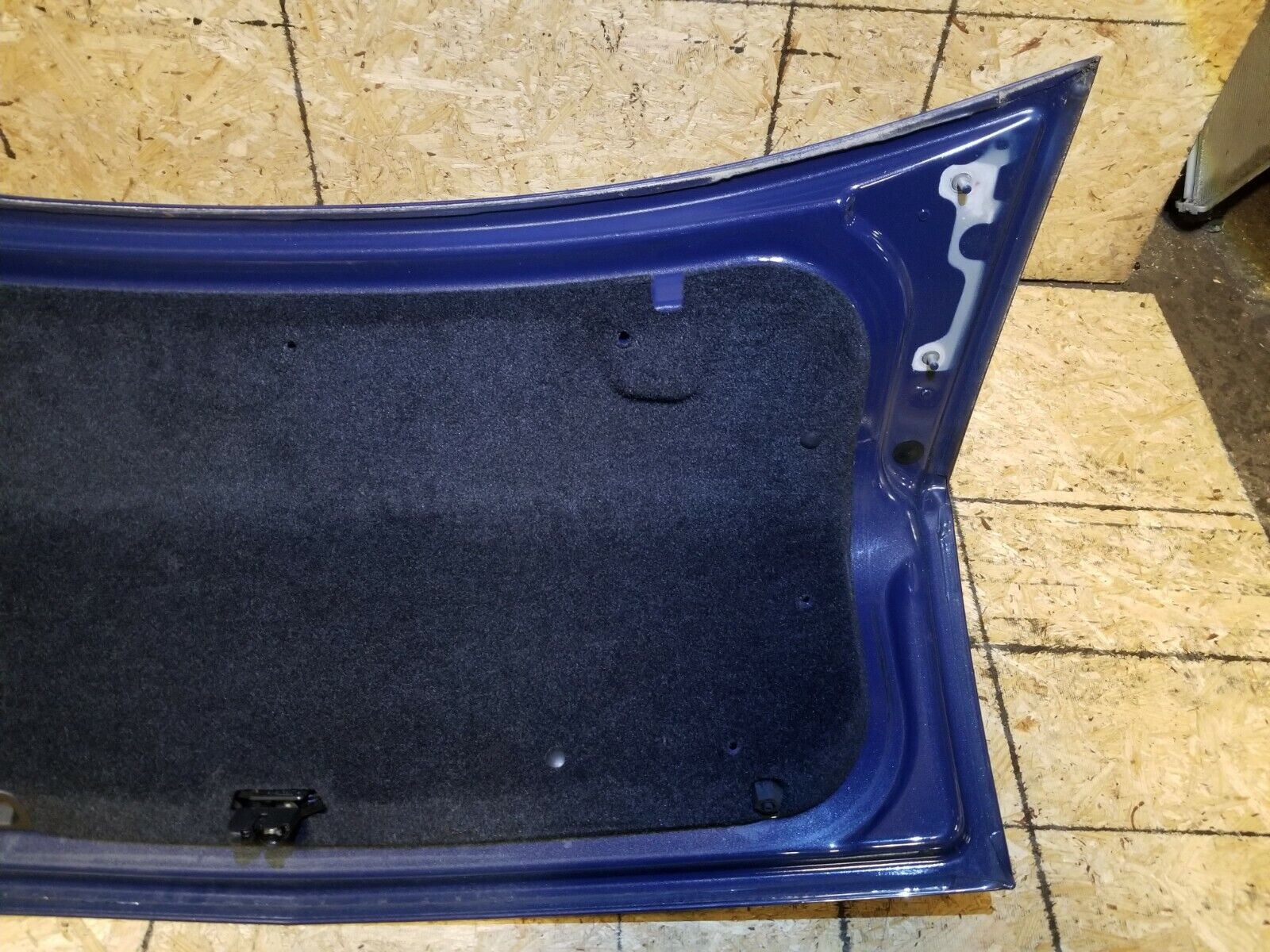 2006-2011 Cadillac STS Trunk Lid Hatch OEM Replacement Part - Perfect Fit for Sedan Rear Cargo Access & Repair