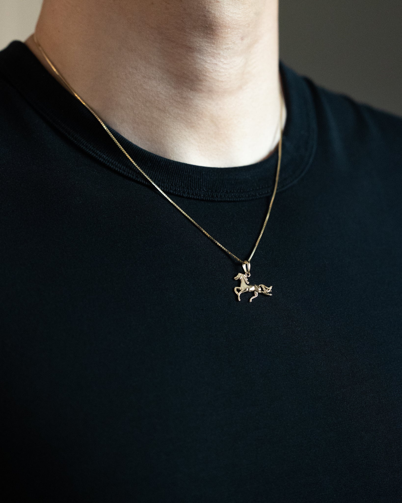 Elegant Gold Horse Pendant Necklace for Women - Perfect Gift for Birthday, Anniversary & Special Occasions | Jewelry for Horse Lovers & Equestrian Enthusiasts