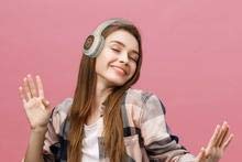 Morpheus 360 Tremors Bluetooth Wireless Headphones with Built-in Mic | Gaming & Music Headset | Over-Ear Design | Wired/Wireless Dual Mode | White Silver (HP4500W) | Perfect for Gaming, Workouts & Travel