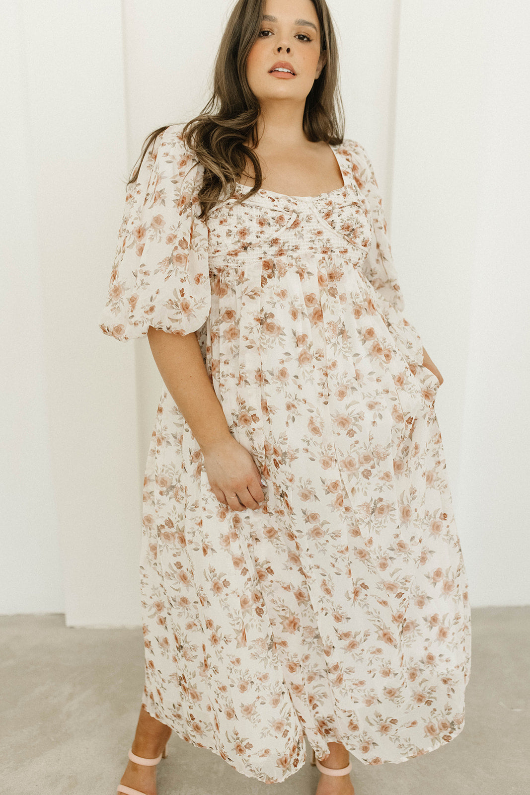 Harlow Maxi Dress in Ivory Floral - Bump Friendly Maternity Dress & Inclusive Sizing (S-3XL) | Perfect for Pregnancy, Beach Vacations & Summer Weddings