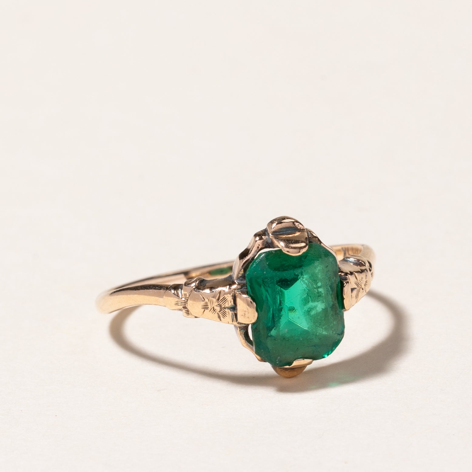 10K Yellow Gold Vintage Green Glass Ring for Women - Size 7.25 | Elegant Statement Jewelry for Parties, Weddings & Special Occasions