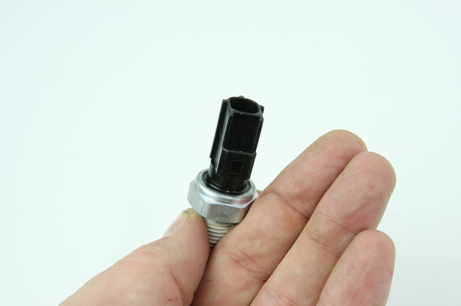 Ford 6U5Z-9278-A Engine Oil Pressure Switch - Replacement Part for Ford Vehicles | Perfect for Engine Maintenance & Performance Monitoring