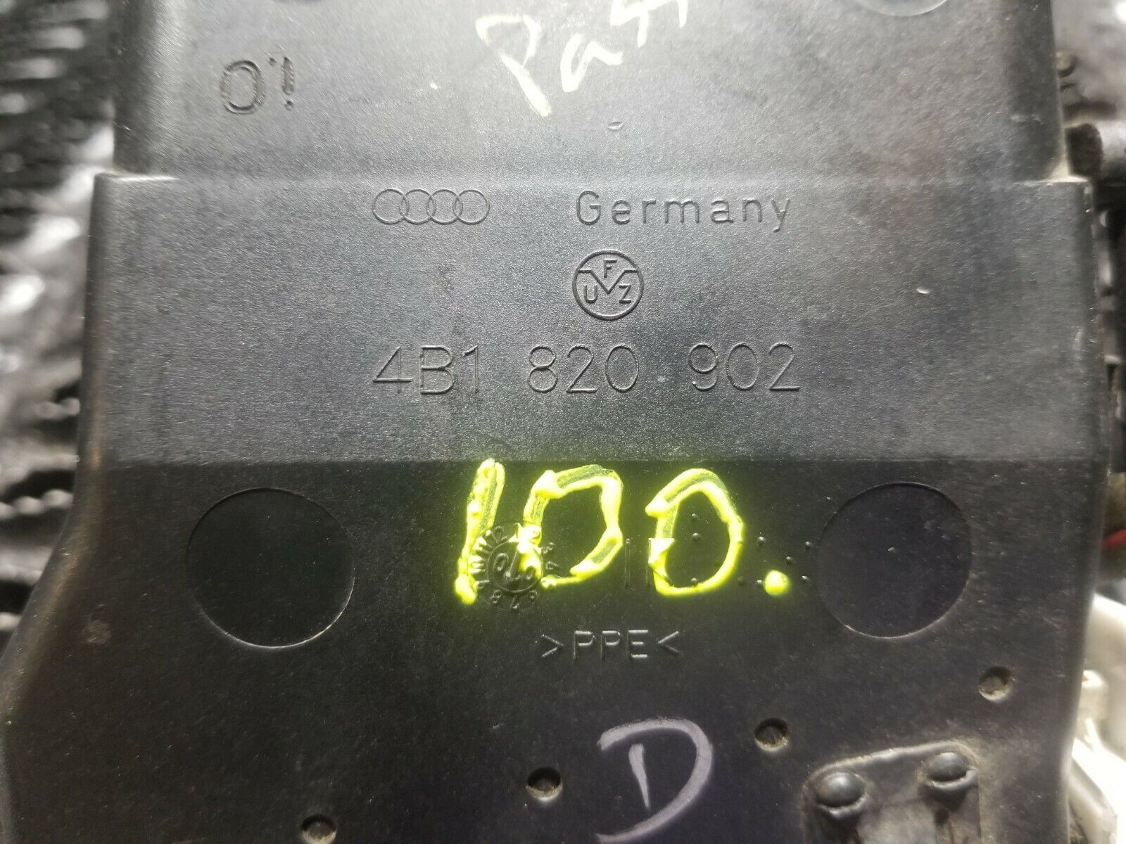 OEM Audi A6 C5 Right Passenger Side Dash Air Vent 4B1 820 902 - Perfect for 2000 2001 2002 2003 Models | Car Interior Upgrade & AC Ventilation Solution
