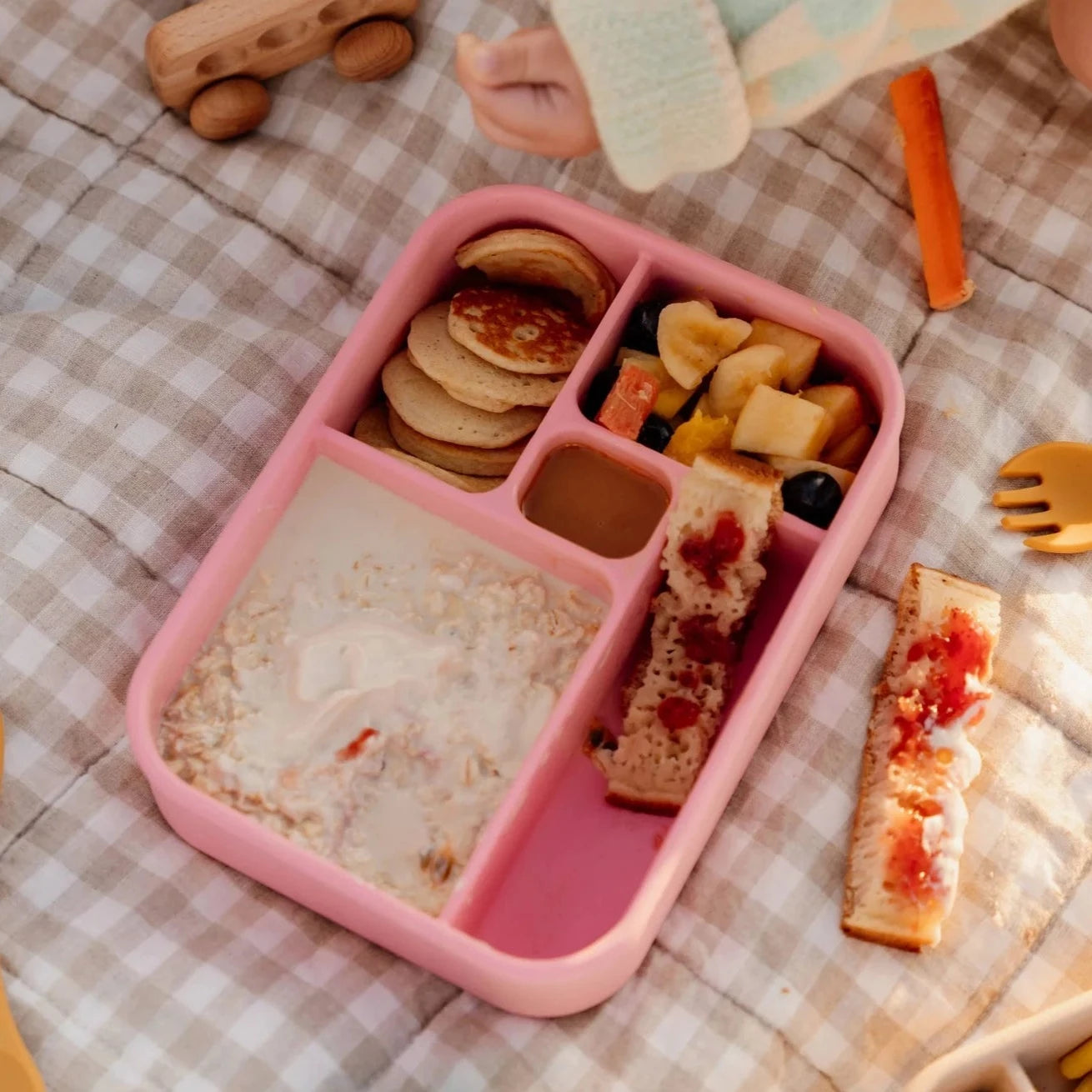 Eco-Friendly Silicone Lunch Box - BPA-Free, Reusable & Leak-Proof Food Container for Meal Prep, School, Office & Picnics - Watermelon Design
