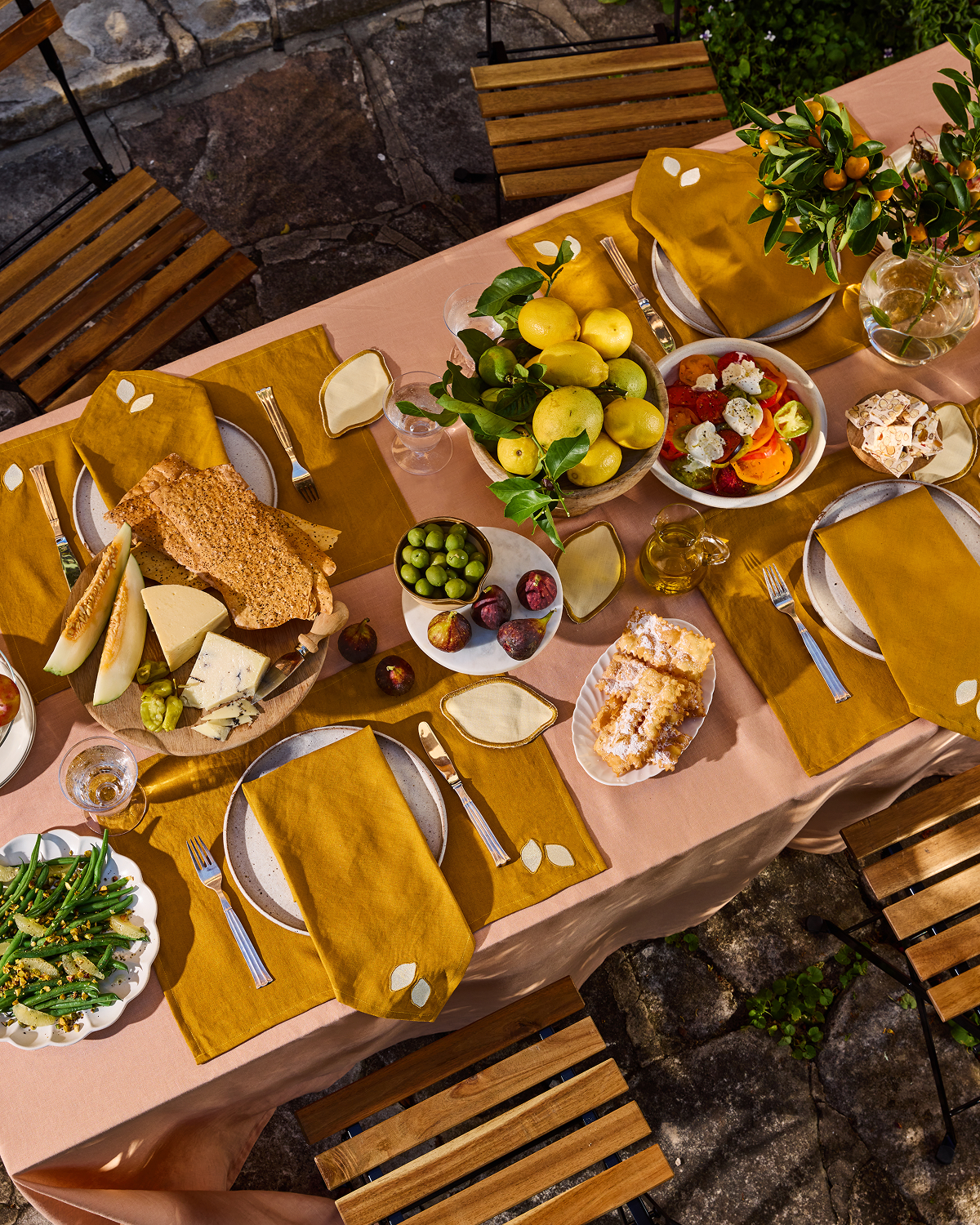 Les Fruits Citron Placemats Set of 4 - Waterproof Vinyl Table Mats for Dining, Kitchen, and Outdoor Picnics