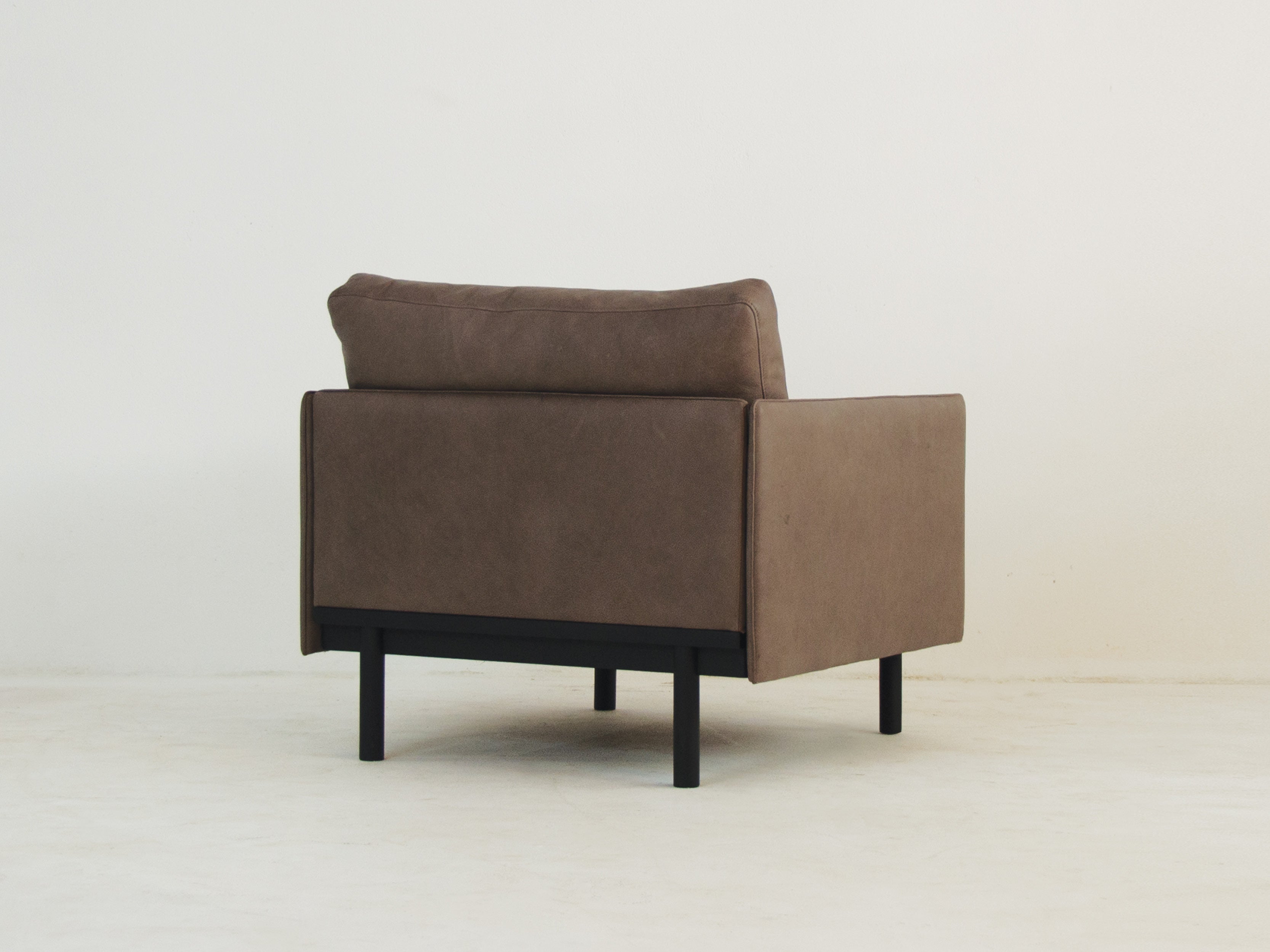 Pensive Chair - Modern Ergonomic Lounge Chair for Home & Office - Perfect for Relaxing, Reading & Meditation