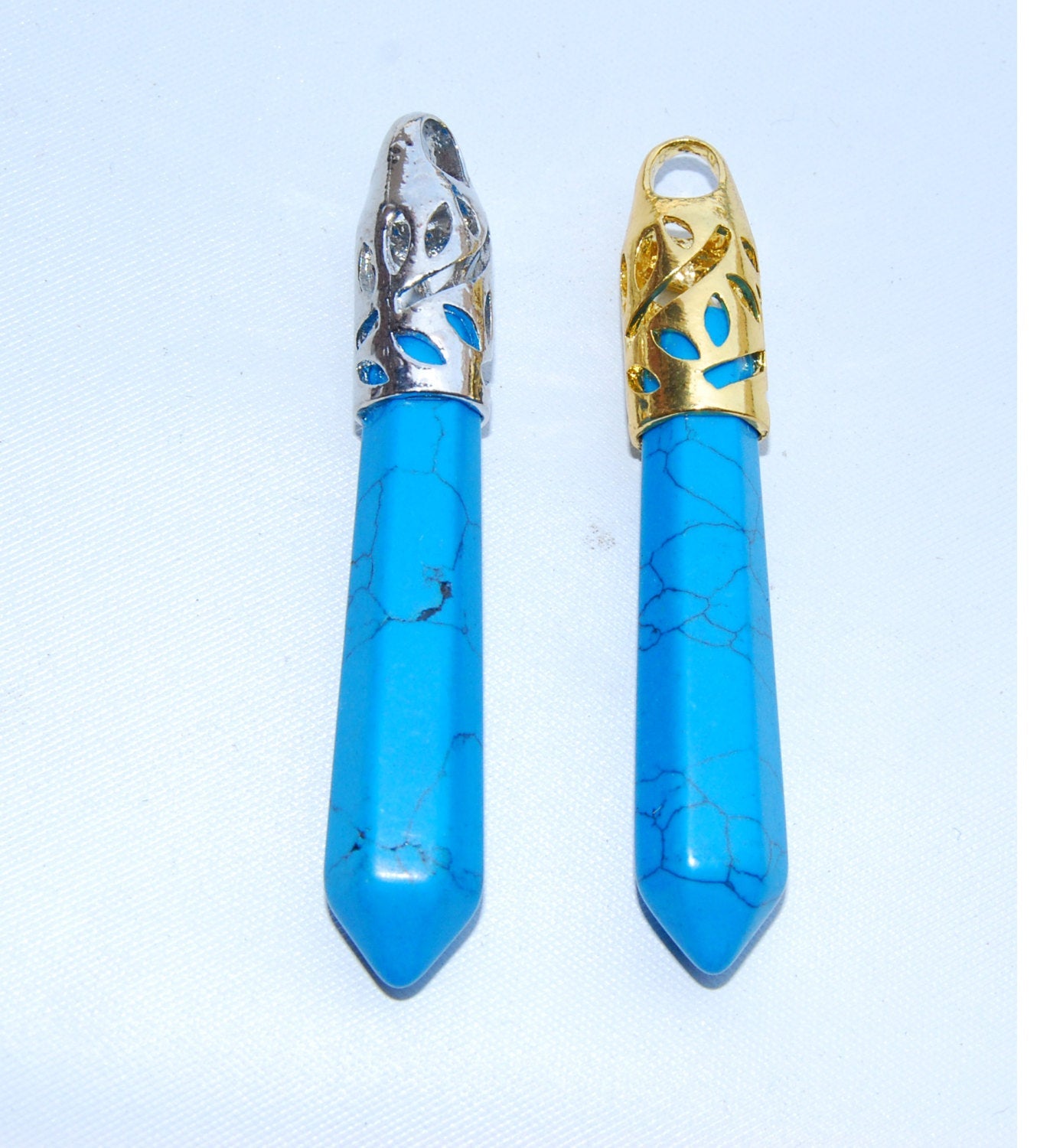 Blue Howlite Turquoise Pendulum - Healing Crystal Pendant Point 10x65mm in Silver or Gold - Perfect for Dowsing, Meditation & Energy Work