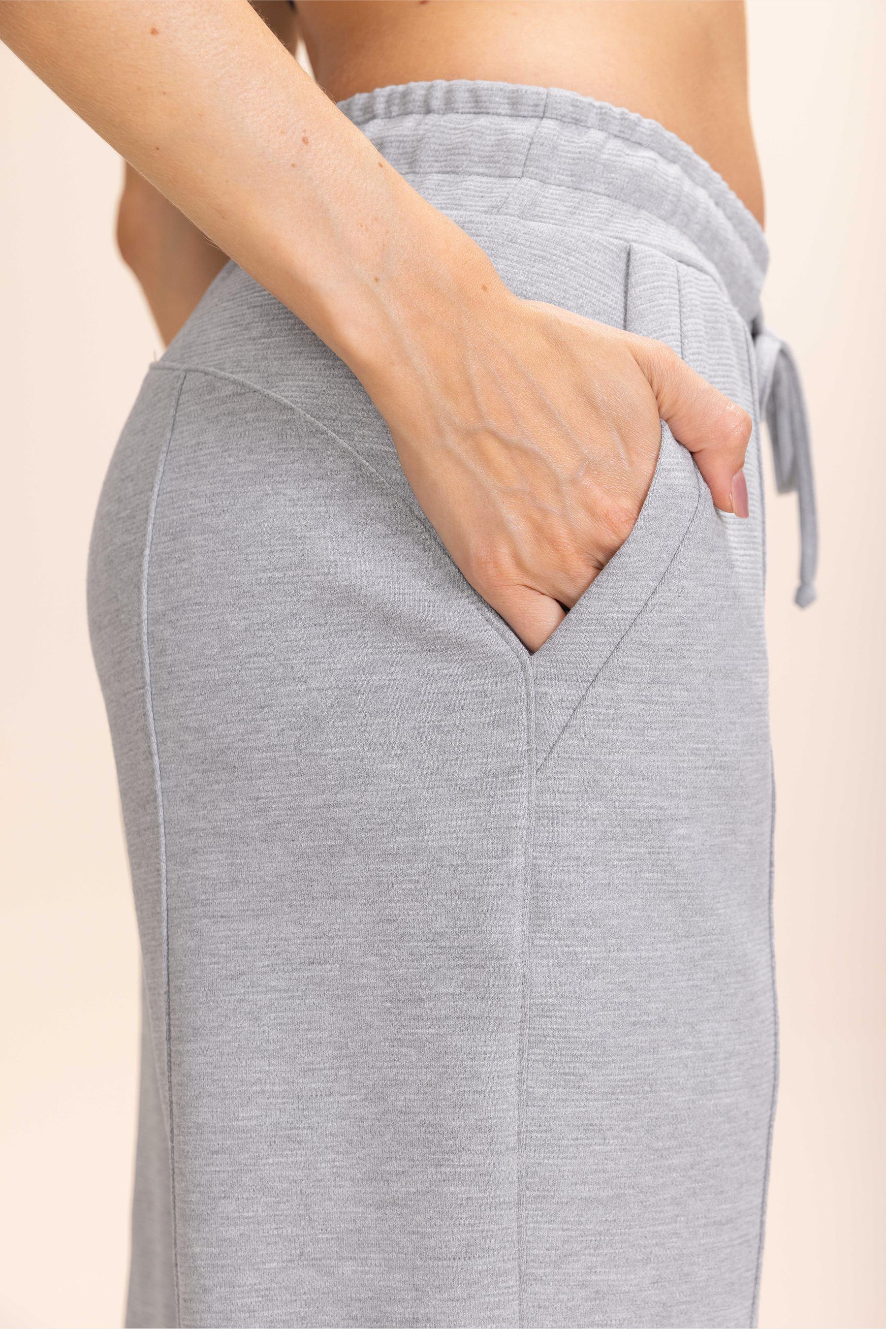 Stylish High-Waisted Sleek Pants 456238 for Women - Comfortable Office Wear & Casual Outfits | Perfect for Work, Travel, and Everyday Fashion
