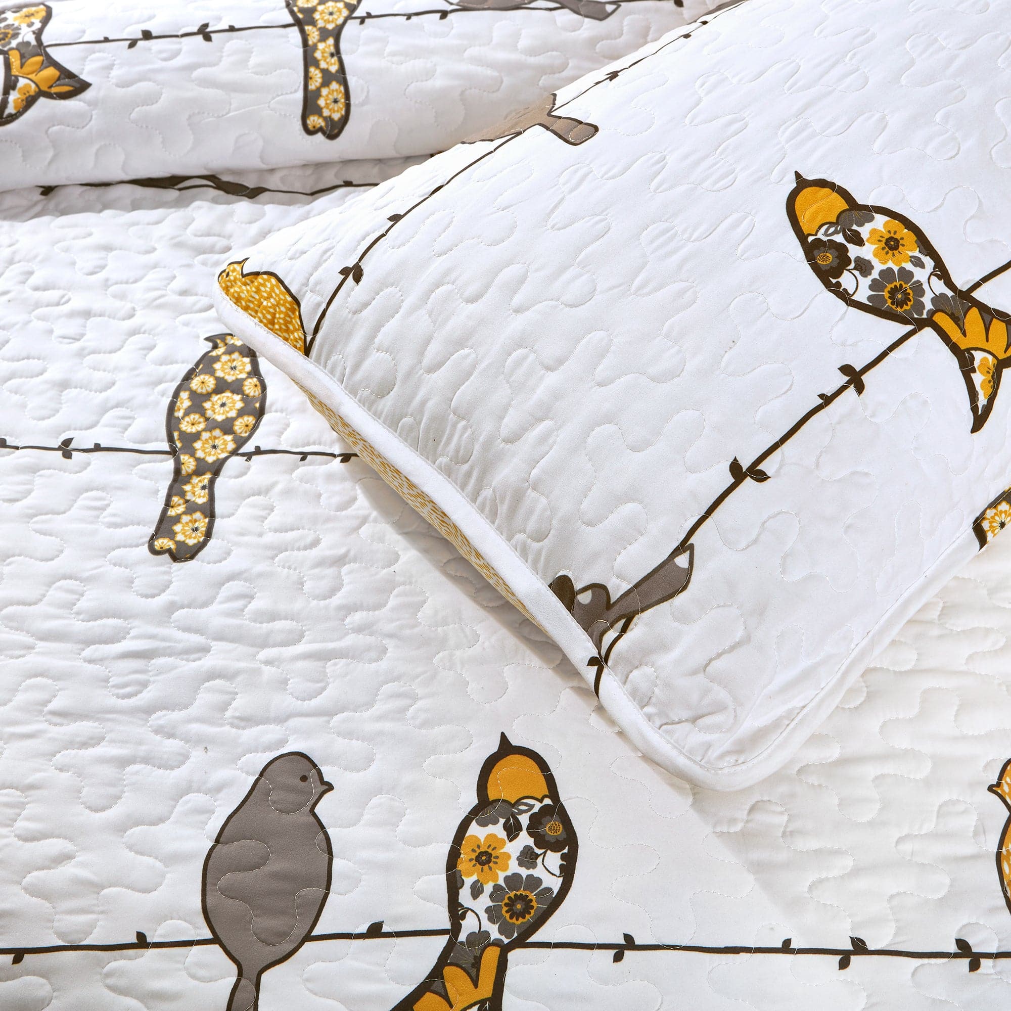 Rowley Birds Quilt 7-Piece Bedding Set - Soft Floral Printed Comforter with Matching Pillow Shams - Perfect for Guest Rooms, Master Bedrooms & Cozy Home Decor