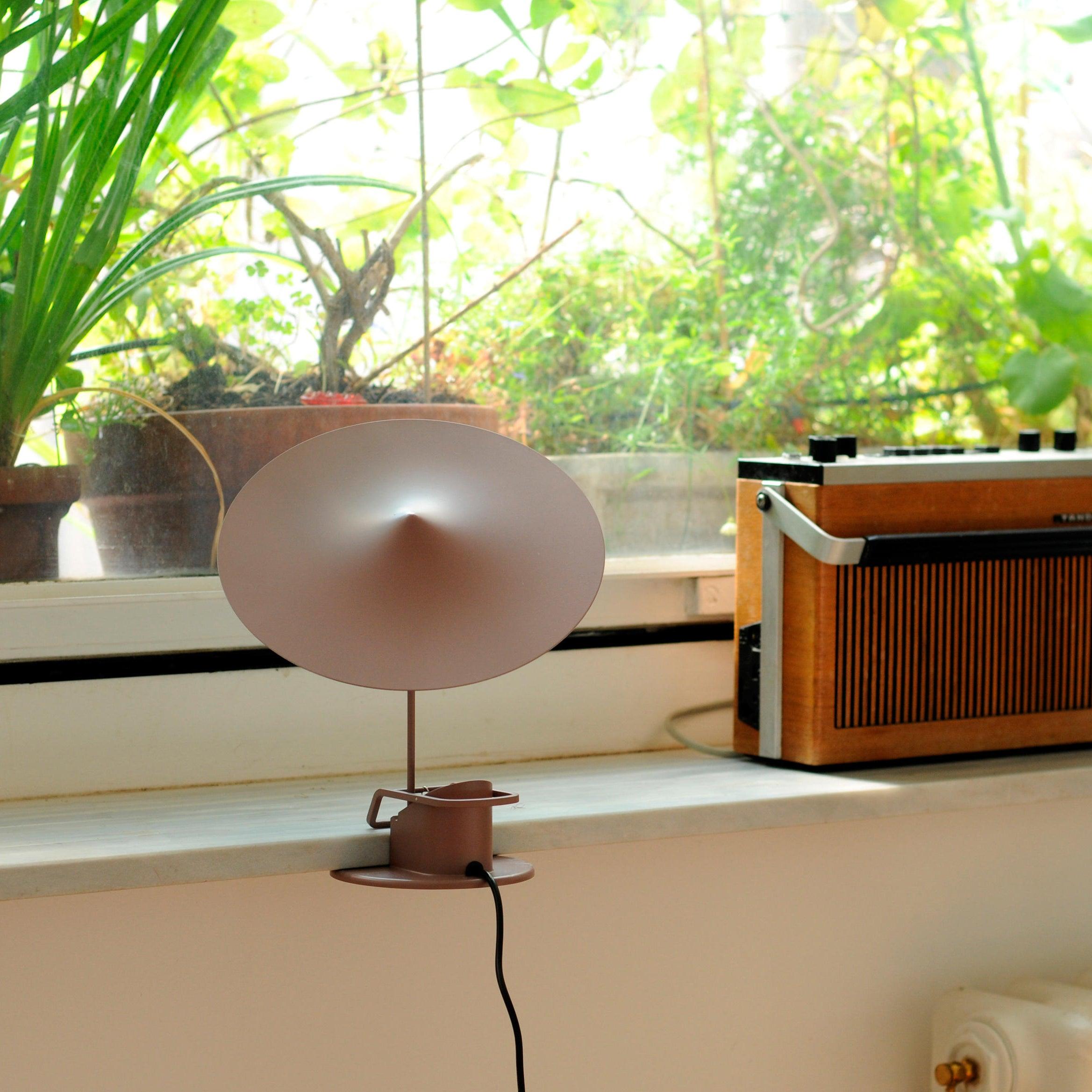 Modern Ile Table Lamp - Stylish LED Bedside Lamp for Bedroom, Living Room & Office - Adjustable Brightness & Warm White Light - Perfect for Reading, Relaxing & Decor