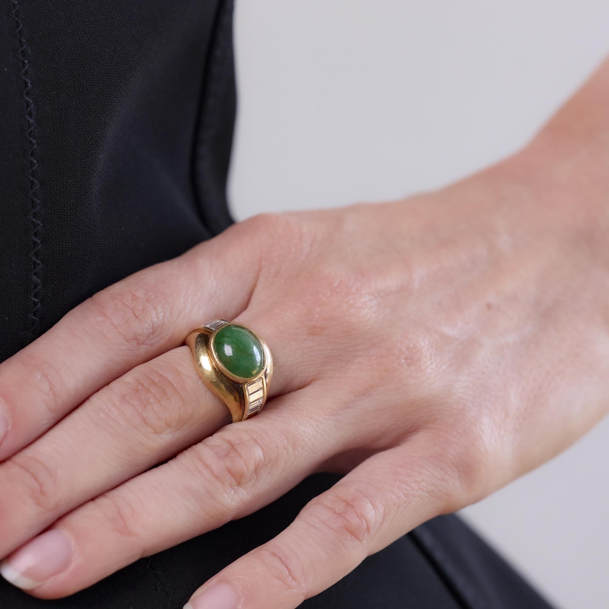Vintage 4.65 Carat Cabochon Jade 18K Yellow Gold Bezel Ring - Elegant Jewelry for Women, Perfect for Weddings, Anniversaries & Special Occasions