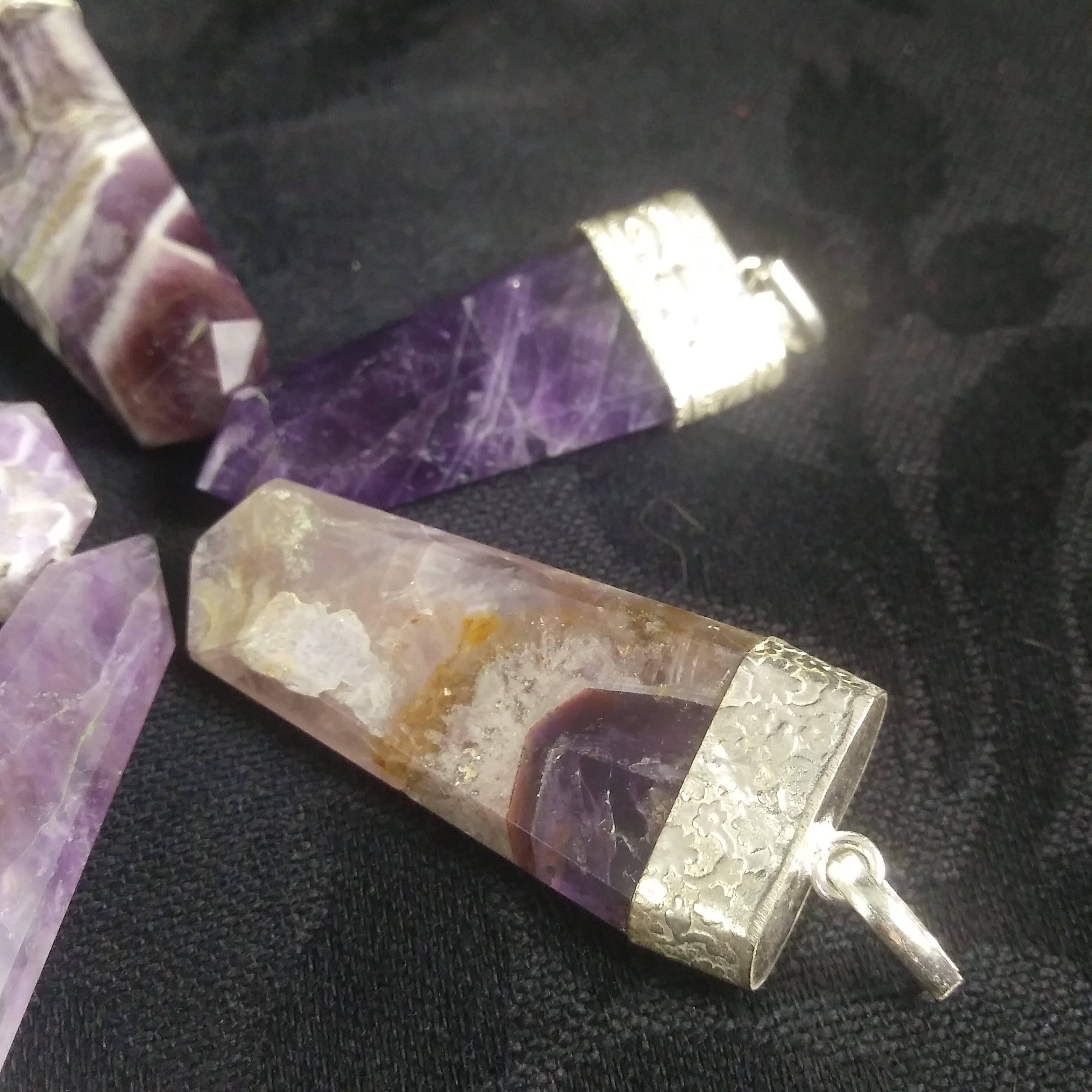 Chevron Amethyst Chakra Pendant Necklace - Natural Healing Crystal Jewelry for Meditation, Energy Balance & Spiritual Protection - Perfect for Yoga, Reiki & Mindfulness Practices