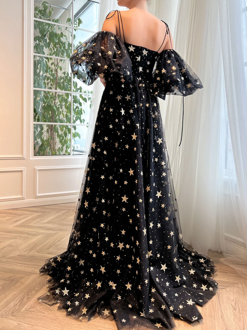 Elegant Black A-Line Puff Sleeve Tulle Prom Dress - Long Formal Evening Gown for Homecoming, Ball & Special Occasions