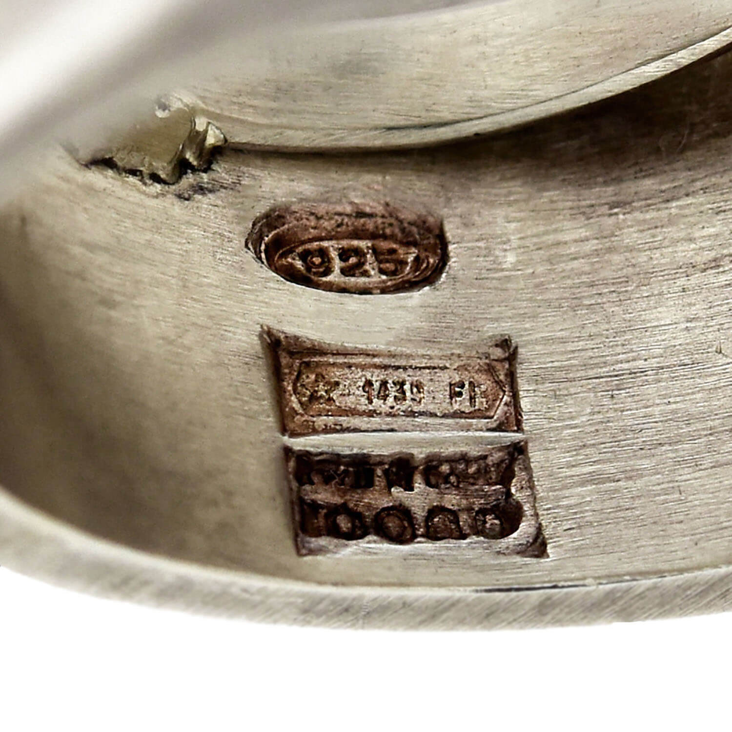 Vintage GUCCI Large Sterling Silver & Rubber Ring for Women - Elegant Fashion Jewelry for Parties, Weddings & Everyday Wear