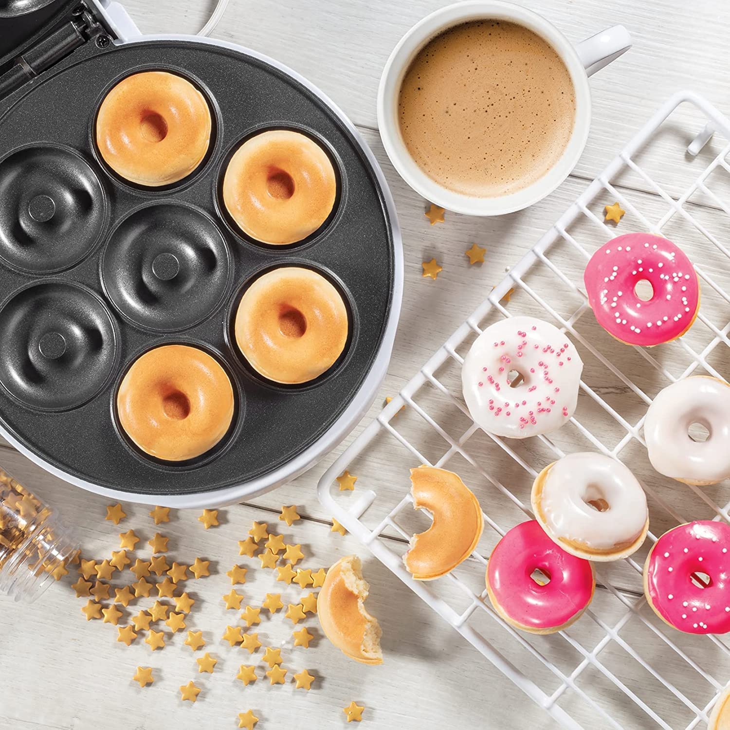 Mini Donut Maker Machine - Electric Non-Stick 7 Donut Maker for Homemade Doughnuts, Perfect for Kids Dessert, Party Snacks & Breakfast Treats - Great for Birthday Parties, Family Gatherings & After-School Snacks