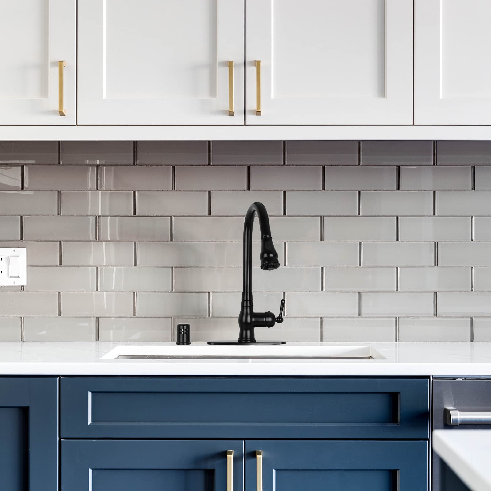 Premium Akicon Single Handle Pull-Down Kitchen Faucet - Solid Brass Construction with Deck Plate in Matte Black - Ideal for Modern Kitchens & Easy Dishwashing