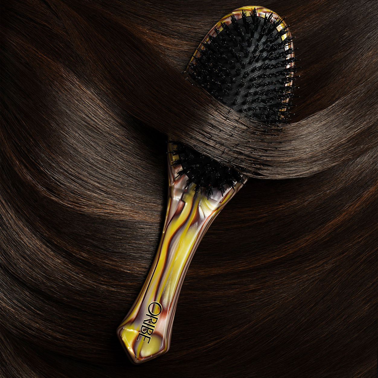 Oribe Flat Brush for Smoothing & Styling Hair - Professional Hair Brush for Straightening & Detangling - Perfect for Daily Use & Salon Styling