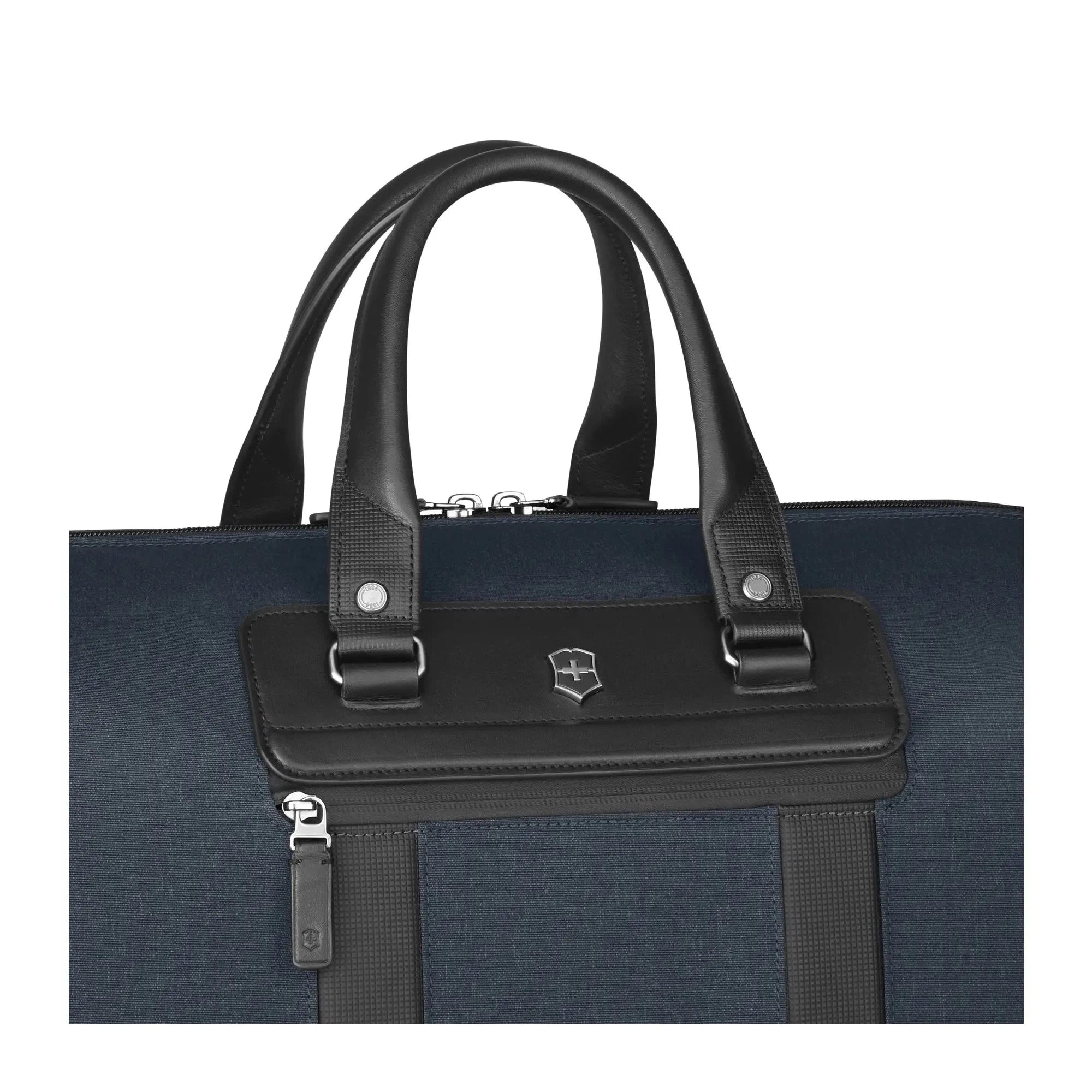 Victorinox Architecture Urban2 Weekender Bag - Durable Travel & Gym Backpack for Men & Women - Perfect for Work, Commuting & Outdoor Adventures