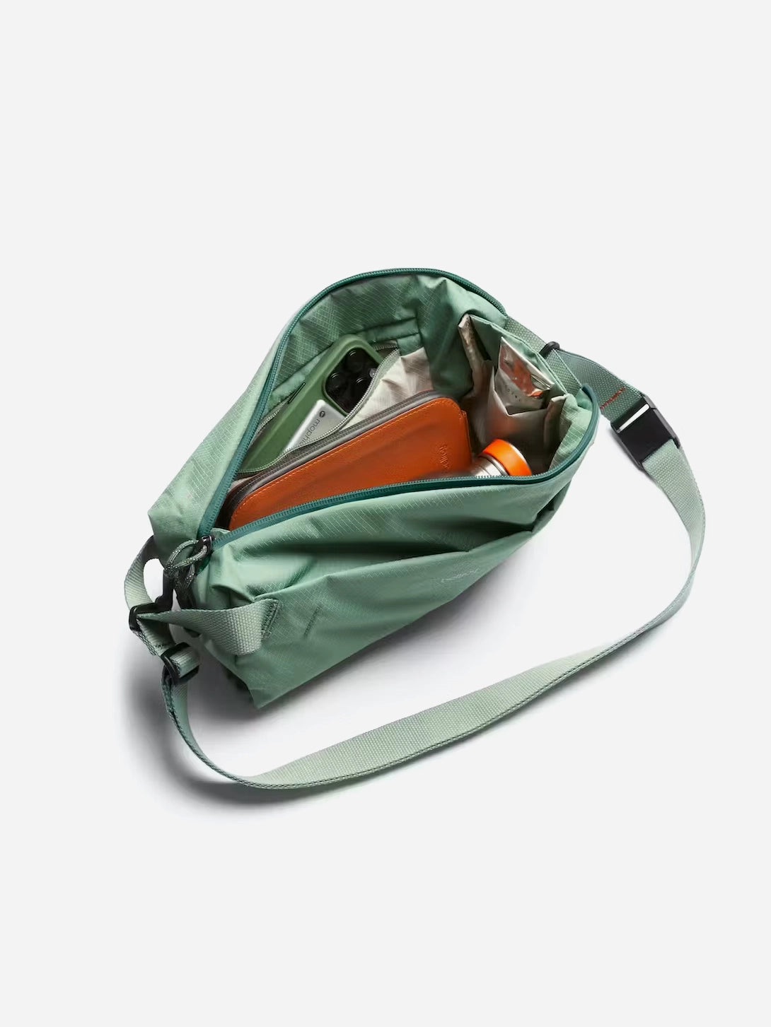 Bellroy Lite Sling Bag - Compact & Lightweight Crossbody Bag for Men & Women | Perfect for Travel, Hiking, and Everyday Carry (Model: MTP0125E)