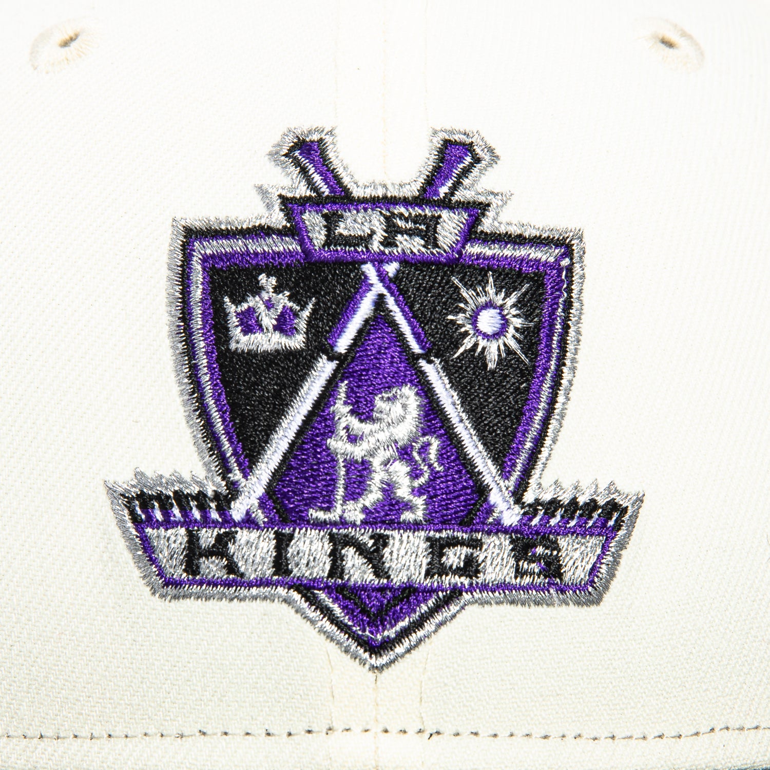 New Era 59Fifty Los Angeles Kings Alternate Snapback Hat - White & Black NHL Hockey Cap for Men & Women | Game Day, Streetwear & Sports Fan Fashion