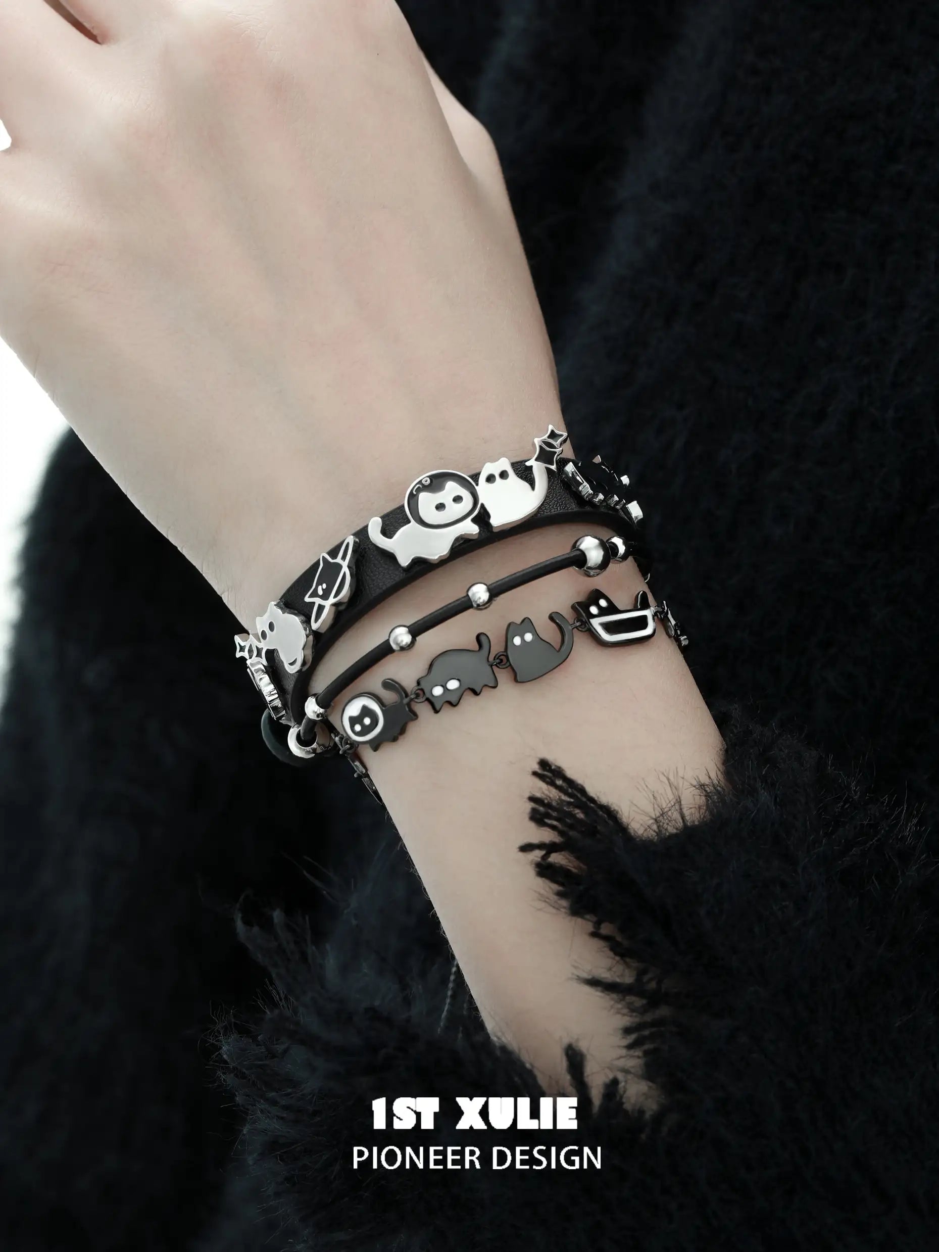 18K Black Gold Plated Ghost Black Cat Charm Bracelet with Drawstring Closure - Elegant Gothic Jewelry for Women, Perfect for Halloween Parties & Witchy Fashion Accessories