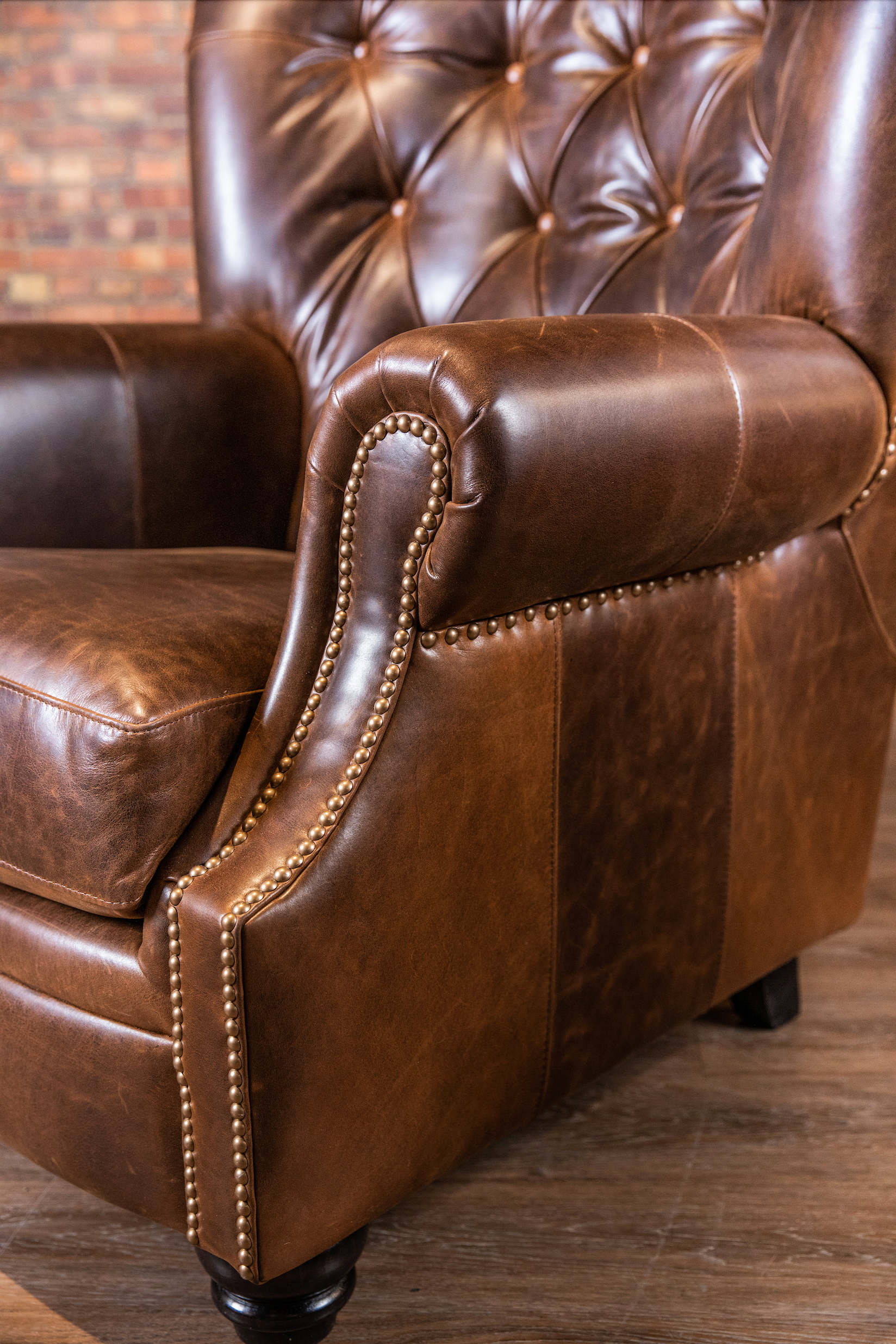 Premium Aficionado Leather Chair - Luxurious Genuine Leather Executive Office Chair with Adjustable Height - Perfect for Home Office, Conference Rooms & Study Spaces