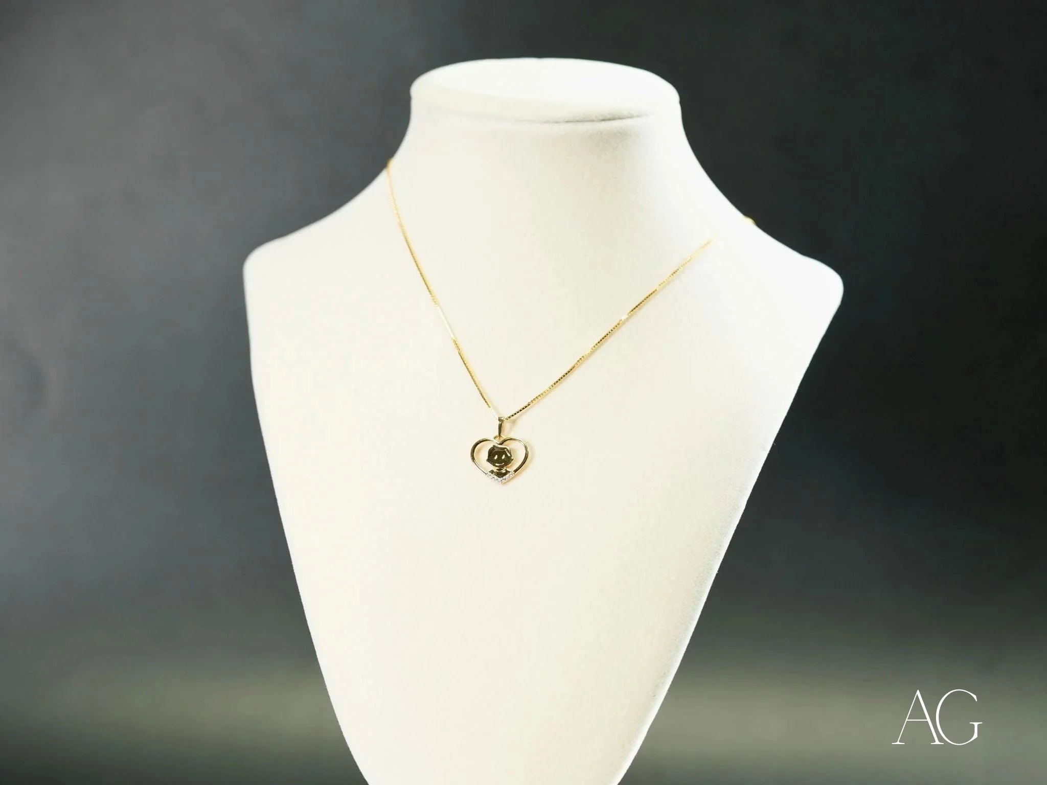 18k Gold Heart Pendant Necklace for Women - Elegant 18 Karat Yellow Gold Heart Charm Jewelry Gift for Her - Perfect for Valentine's Day, Anniversary & Romantic Occasions