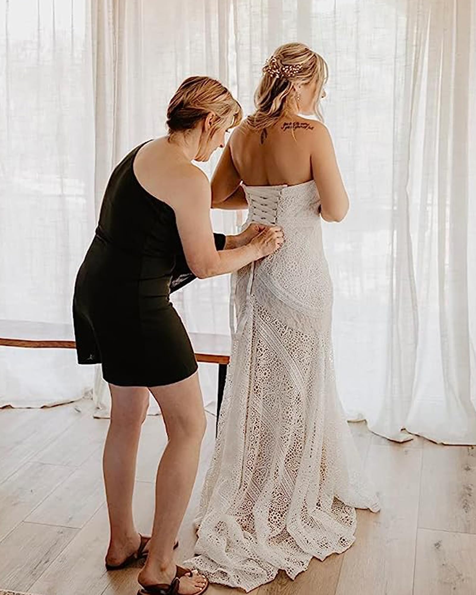 LIPOSA Women's Bohemian Wedding Dress with Detachable Arm Bands - Sweetheart Neckline Mermaid Lace Bridal Gown for Beach, Garden & Outdoor Ceremonies