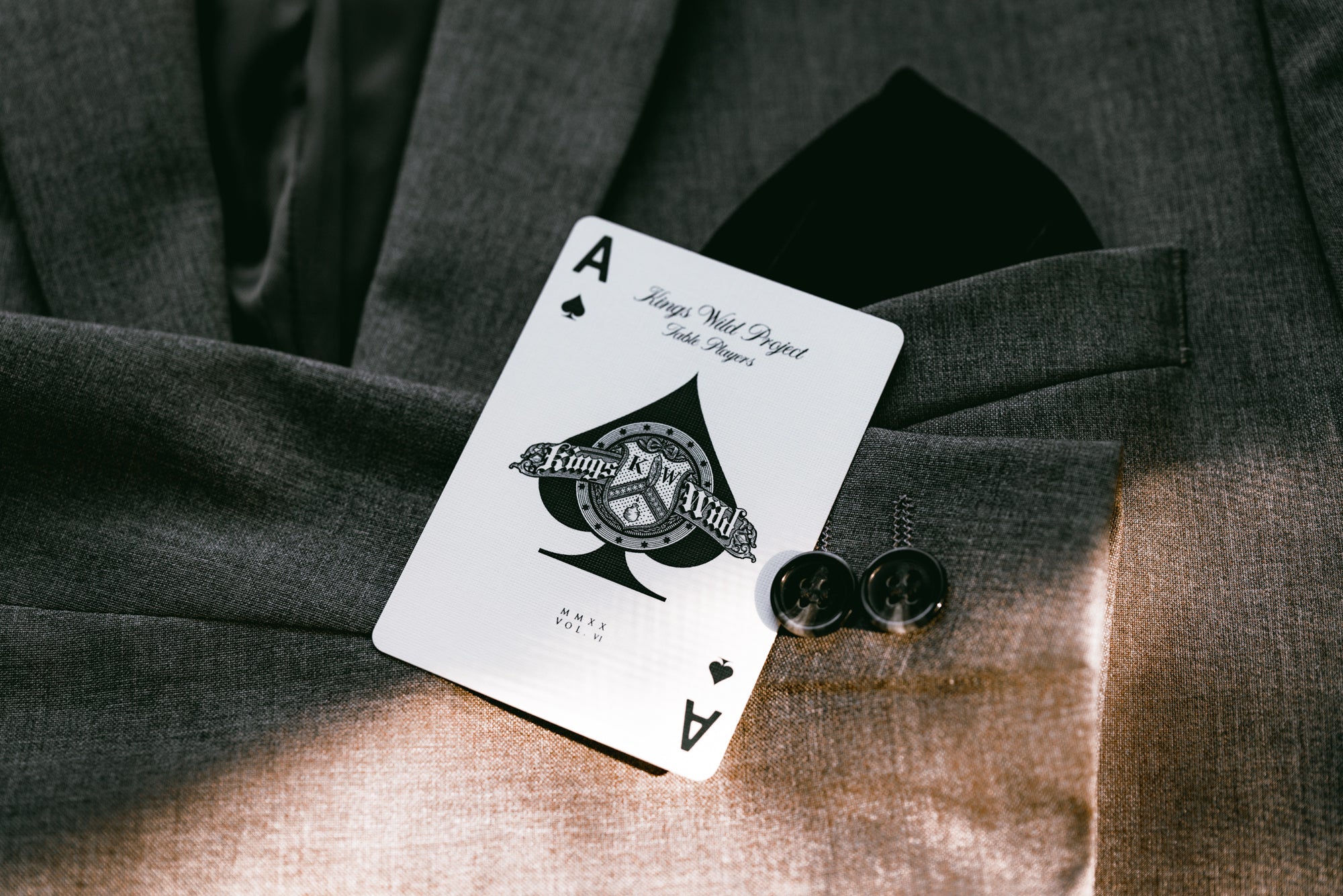 Premium Gilded Edition Luxury Playing Cards - Table Players Vol. 06 | Elegant Casino Style, Poker Night, Cardistry & Magic Tricks | Perfect for Game Nights, Gifts & Collectors