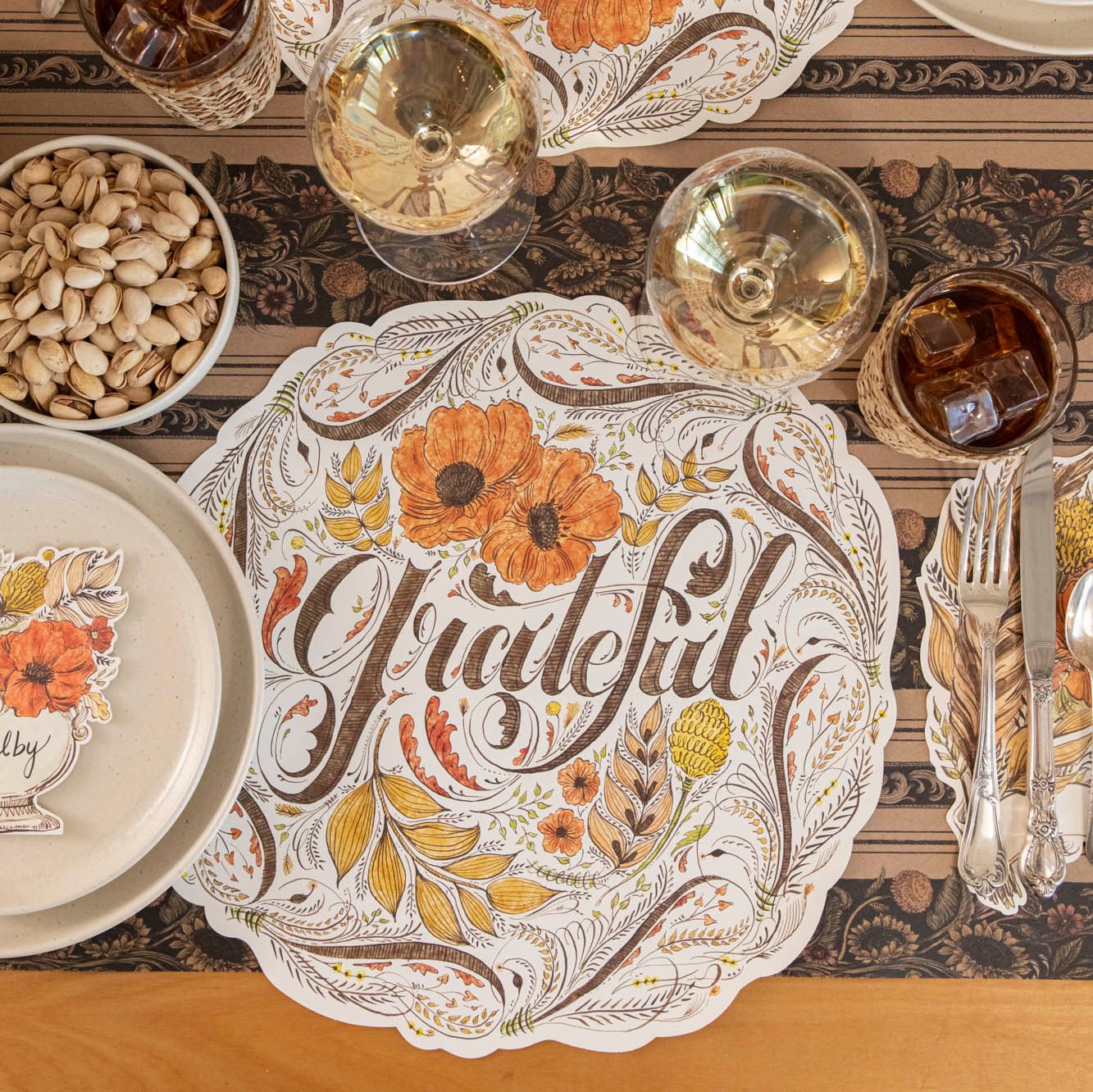 Custom Die-Cut Grateful Placemat - Thanksgiving Table Decor, Holiday Dinner Mat, Fall Home Decor for Dining Table & Kitchen - Perfect for Family Gatherings & Festive Occasions
