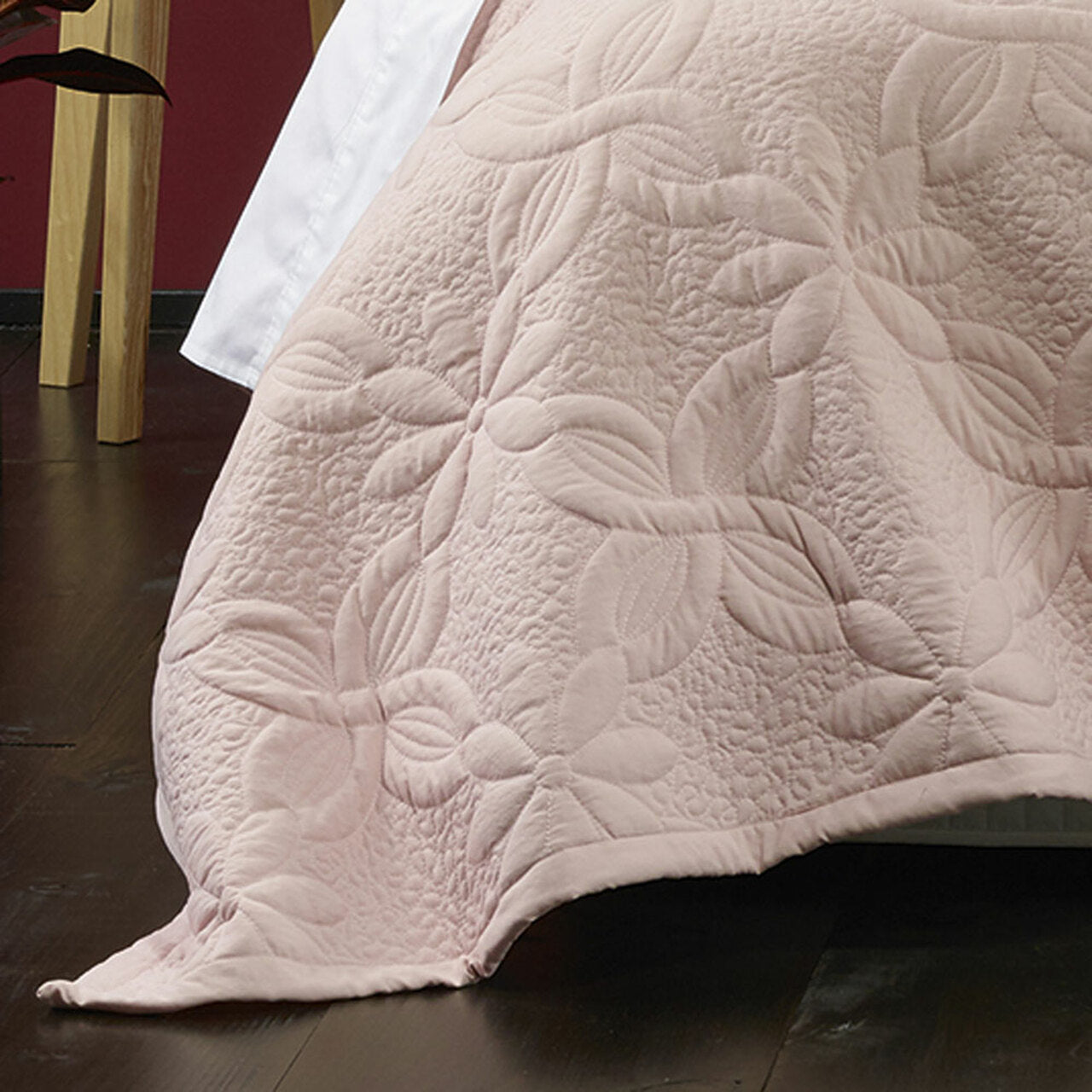 Krystal Blush Coverlet Set by Bianca - Luxury Bedding Set with Soft Fabric for Queen/King Size Beds - Perfect for Master Bedrooms, Guest Rooms & Cozy Home Decor