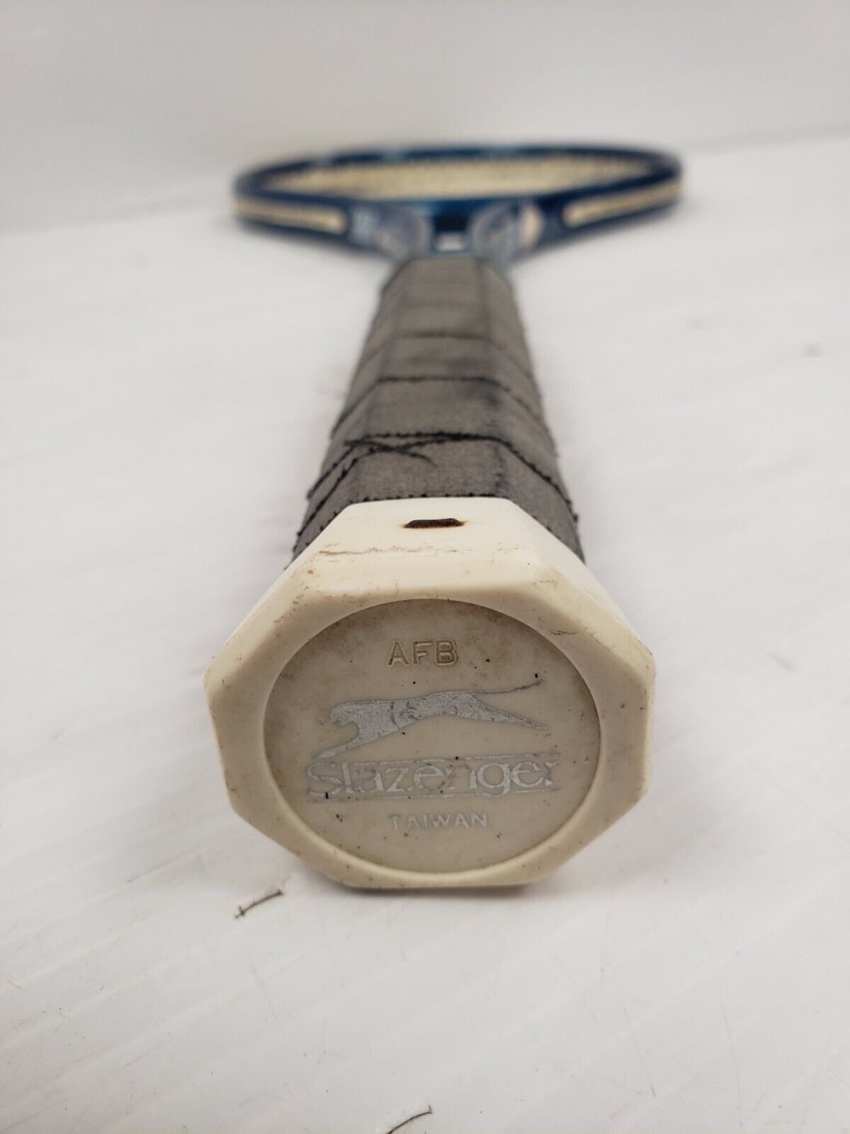 Slazenger Panther Series Tennis Racquet - Lightweight & Durable for Men & Women - Perfect for Beginners & Intermediate Players - Ideal for Training, Matches & Recreational Play