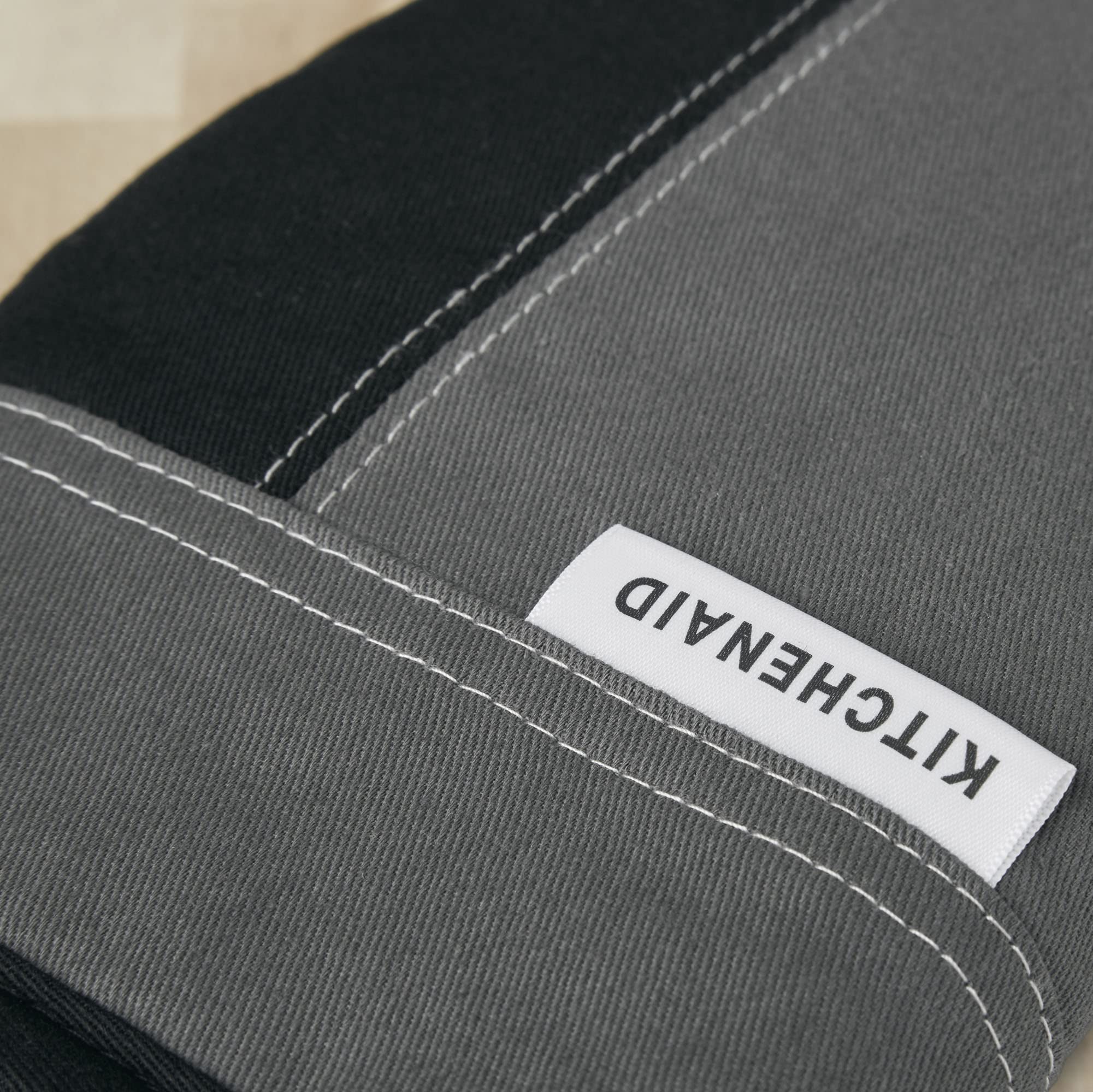 KitchenAid Beacon Two-Tone Non-Slip Heat Resistant Oven Mitt Set - Contour Silver/Onyx Black (5.75