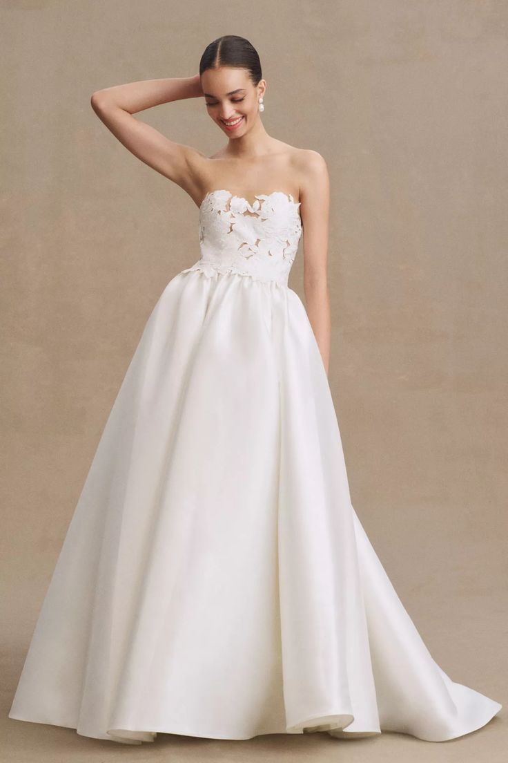 Wtoo by Watters Jordy Wedding Gown - Elegant Lace Bridal Dress for Romantic Ceremonies & Formal Events