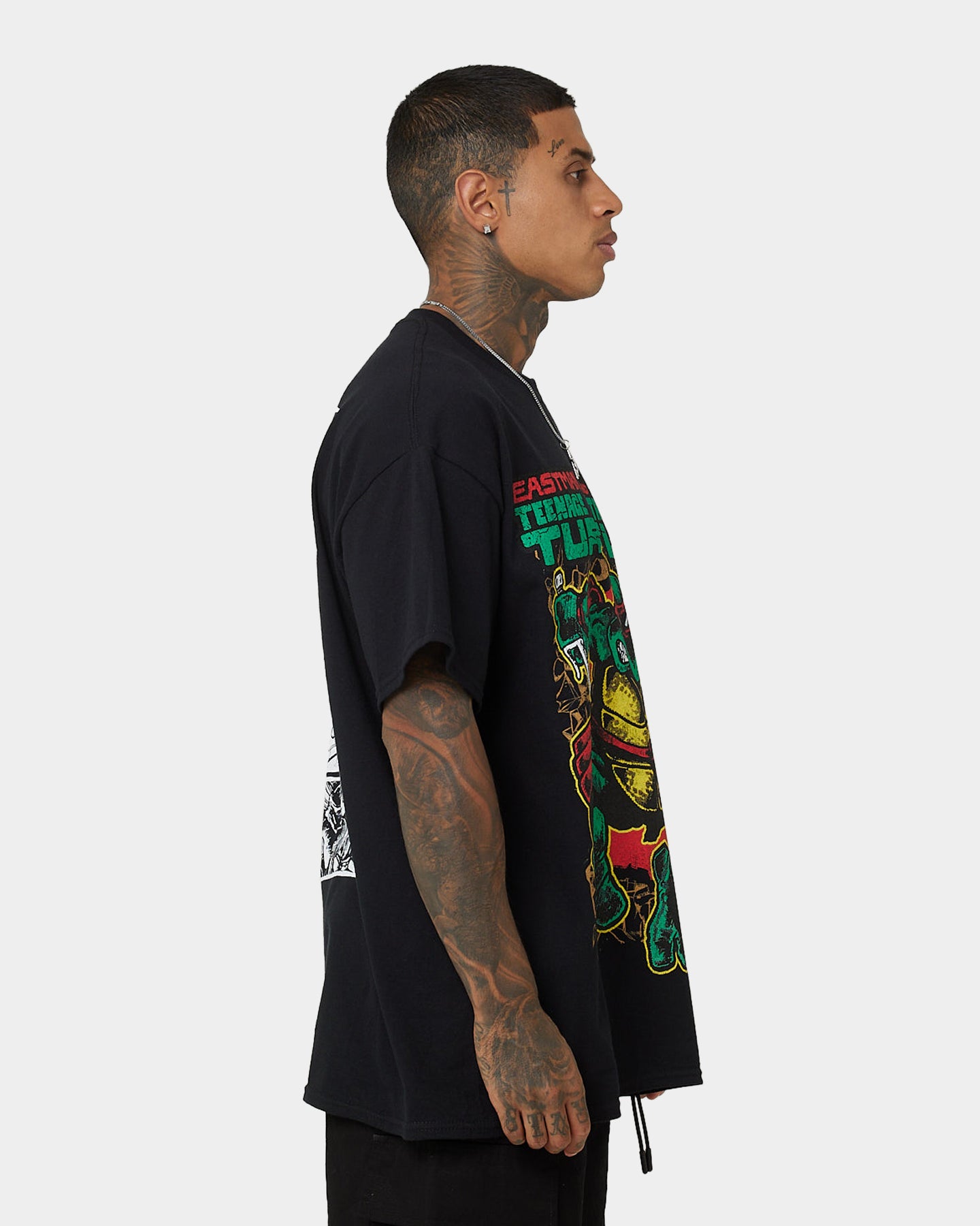 Vintage Teenage Mutant Ninja Turtles Raphael Graphic T-Shirt - Black Retro TMNT Shirt for Men & Women - Perfect for Cosplay, Comic Con & 90s Nostalgia Fans