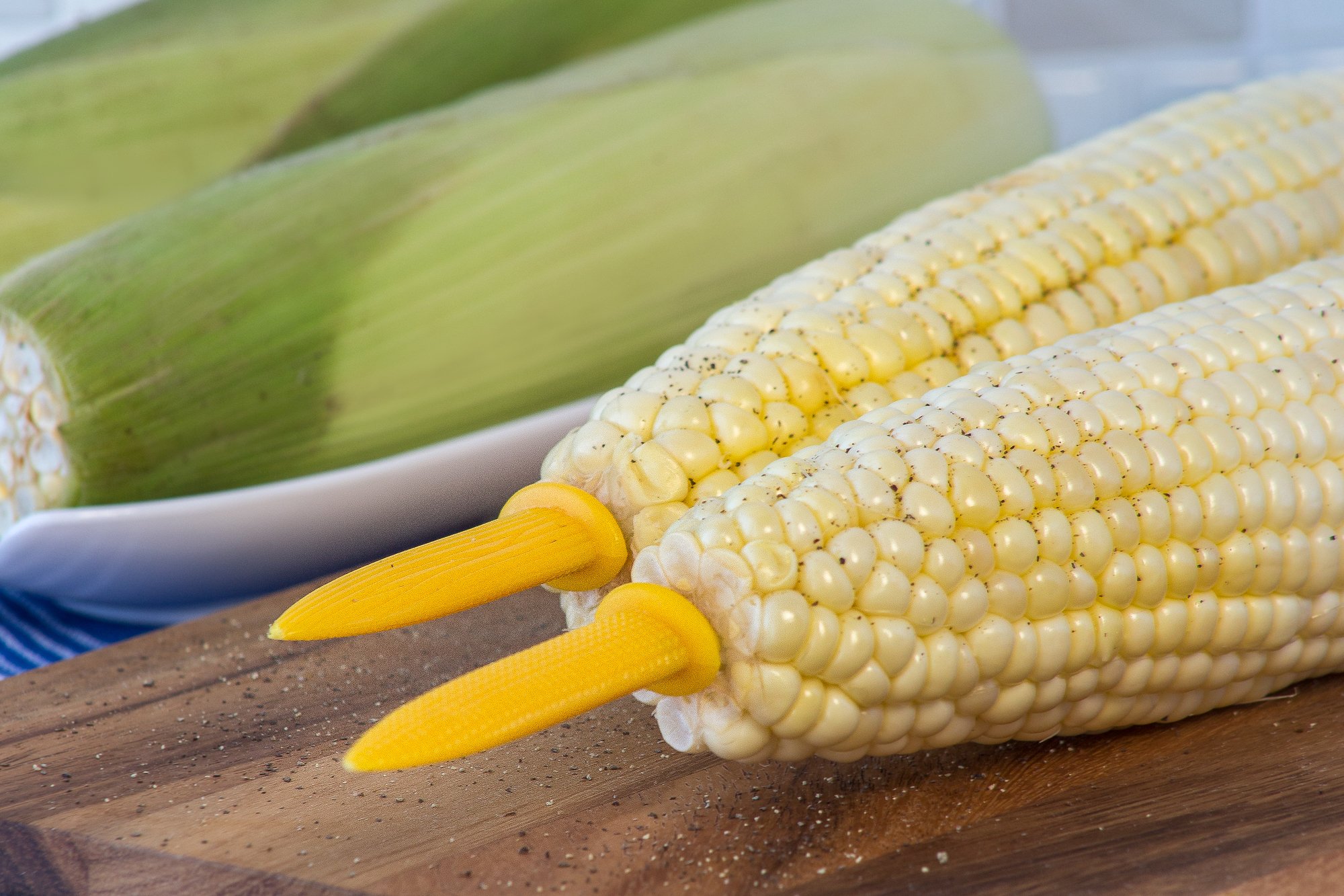 Fox Run 5398 Jumbo Corn Holders - 8-Piece Stainless Steel & Plastic Corn Cob Handles for BBQ, Picnics & Summer Cookouts