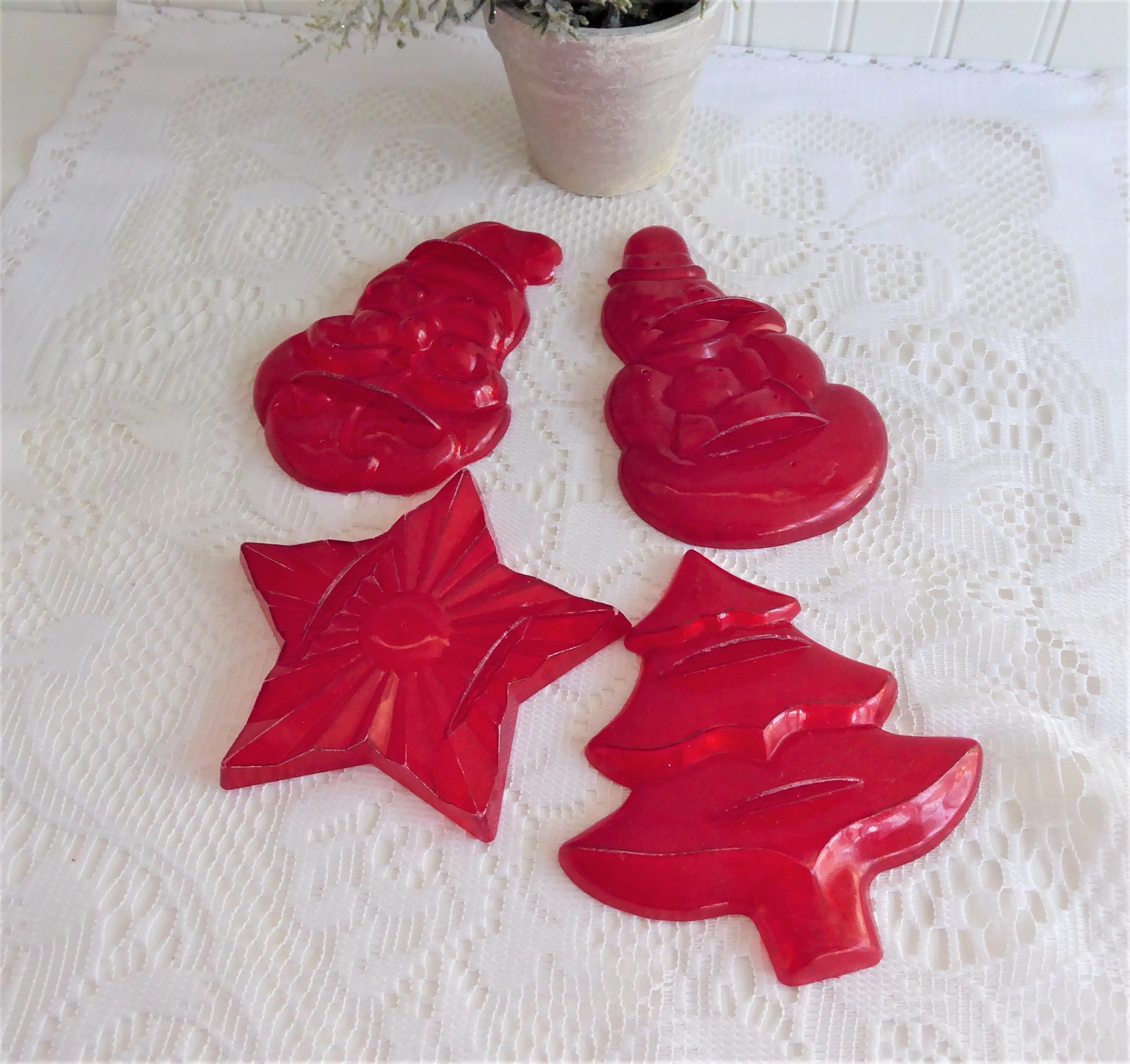 Vintage 1950s Christmas Cookie Cutters Set - Santa, Star, Tree, Snowman - 4-Piece Red Plastic Cookie Cutter Kit for Holiday Baking | Perfect for Christmas Cookies, DIY Gifts & Festive Baking Parties
