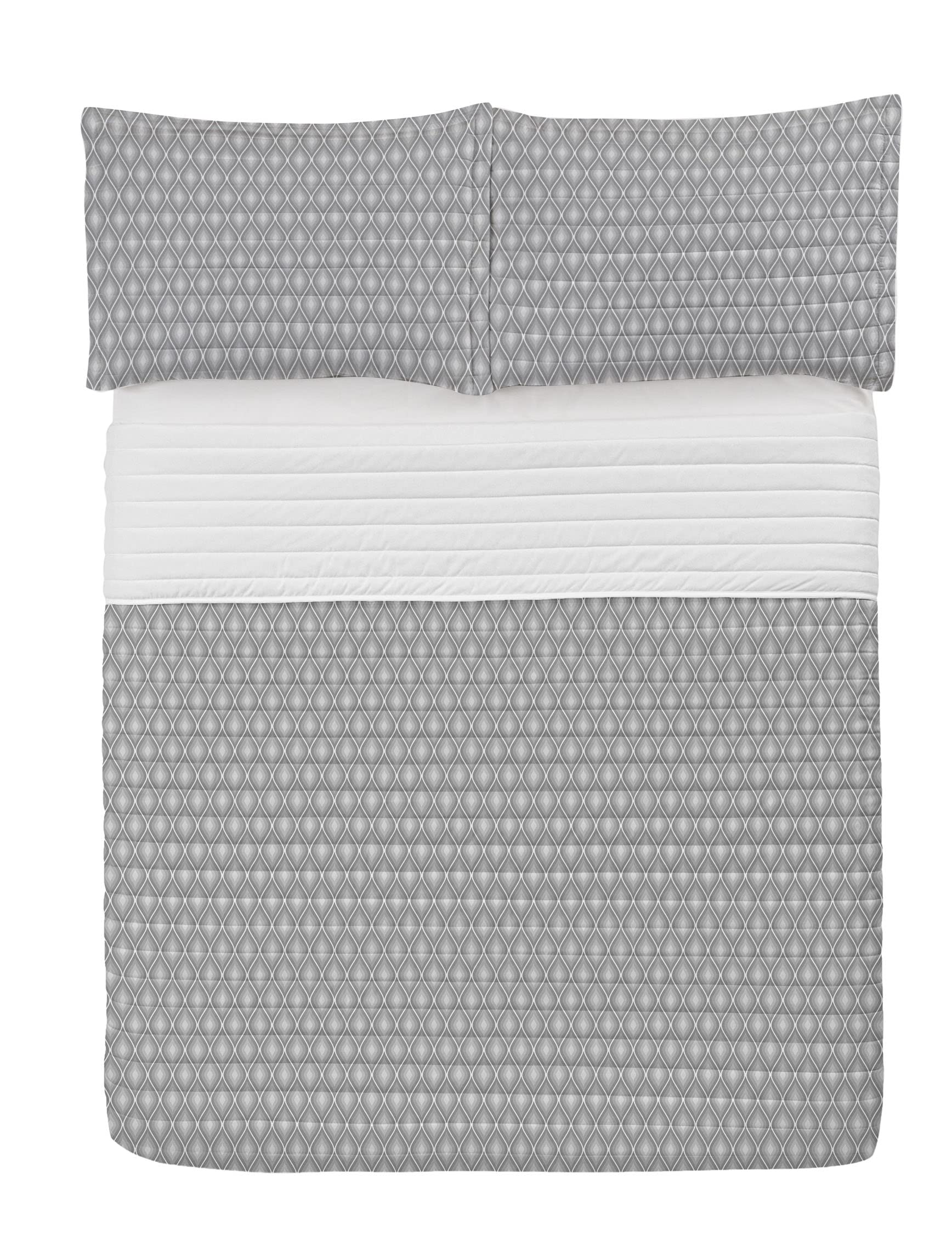 Ambesonne Grey Microfiber Bedspread Set - Victorian Rhombus Pattern King Size Bedding with Pillow Shams & Comforter | Soft Luxury Bedroom Decor for Master Suite or Guest Room