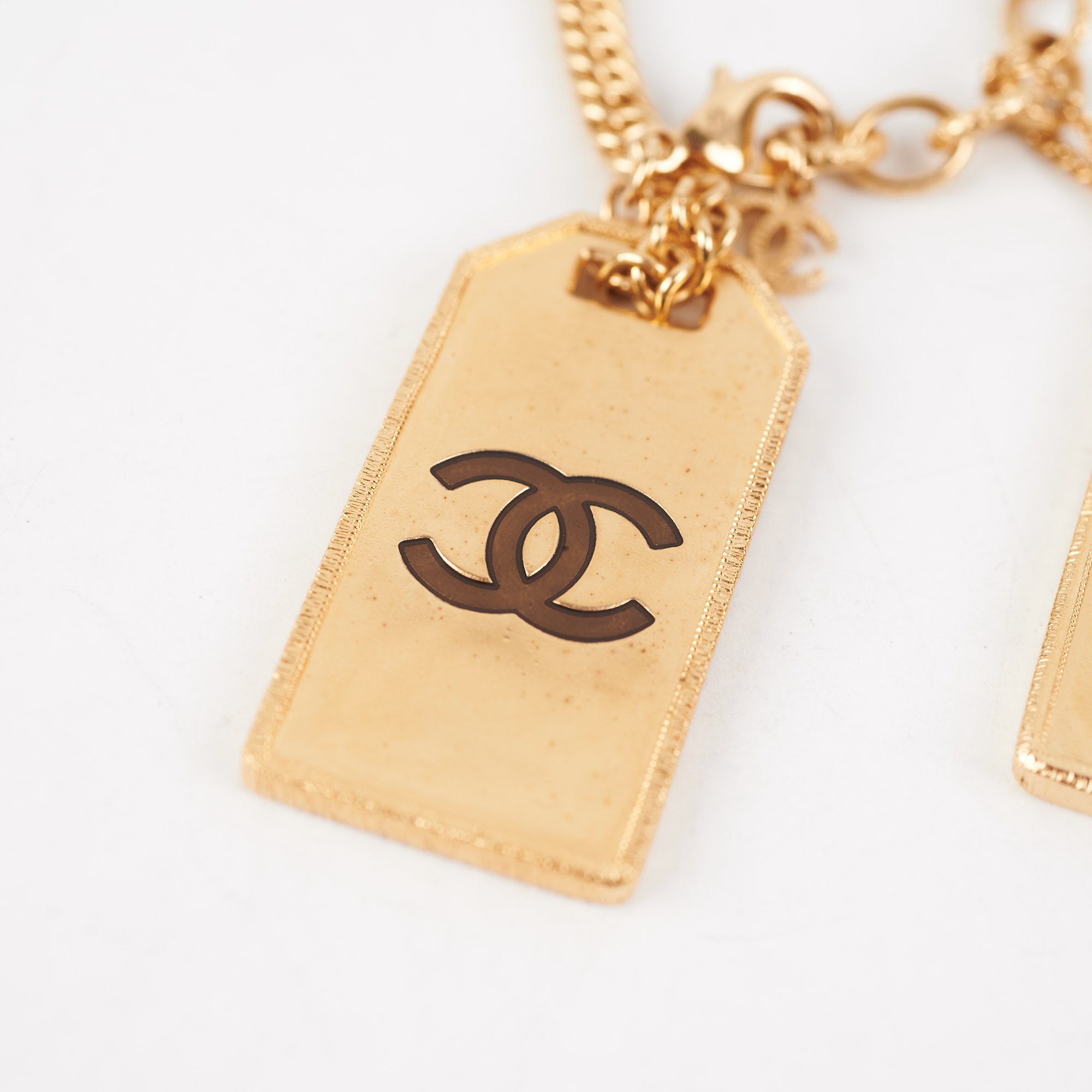 Chanel Name Tag Necklace - Fashion Jewelry for Women, Personalized Nameplate Pendant with Chain - Perfect for Gifts, Parties, and Everyday Wear