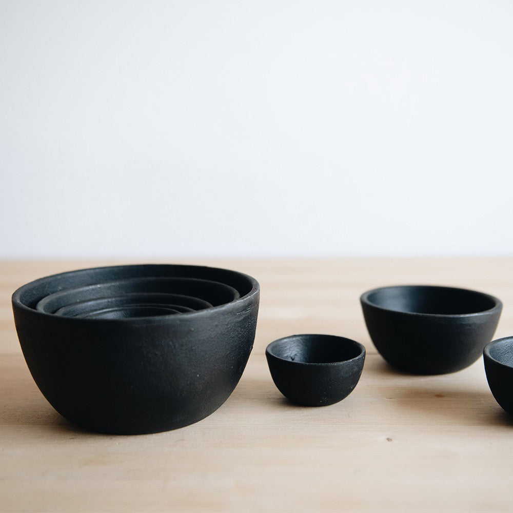 Premium Cast Iron Nesting Bowls Set - 3-Piece Kitchen Utensils for Mixing, Serving & Baking - Durable & Rust-Resistant for Home & Restaurant Use