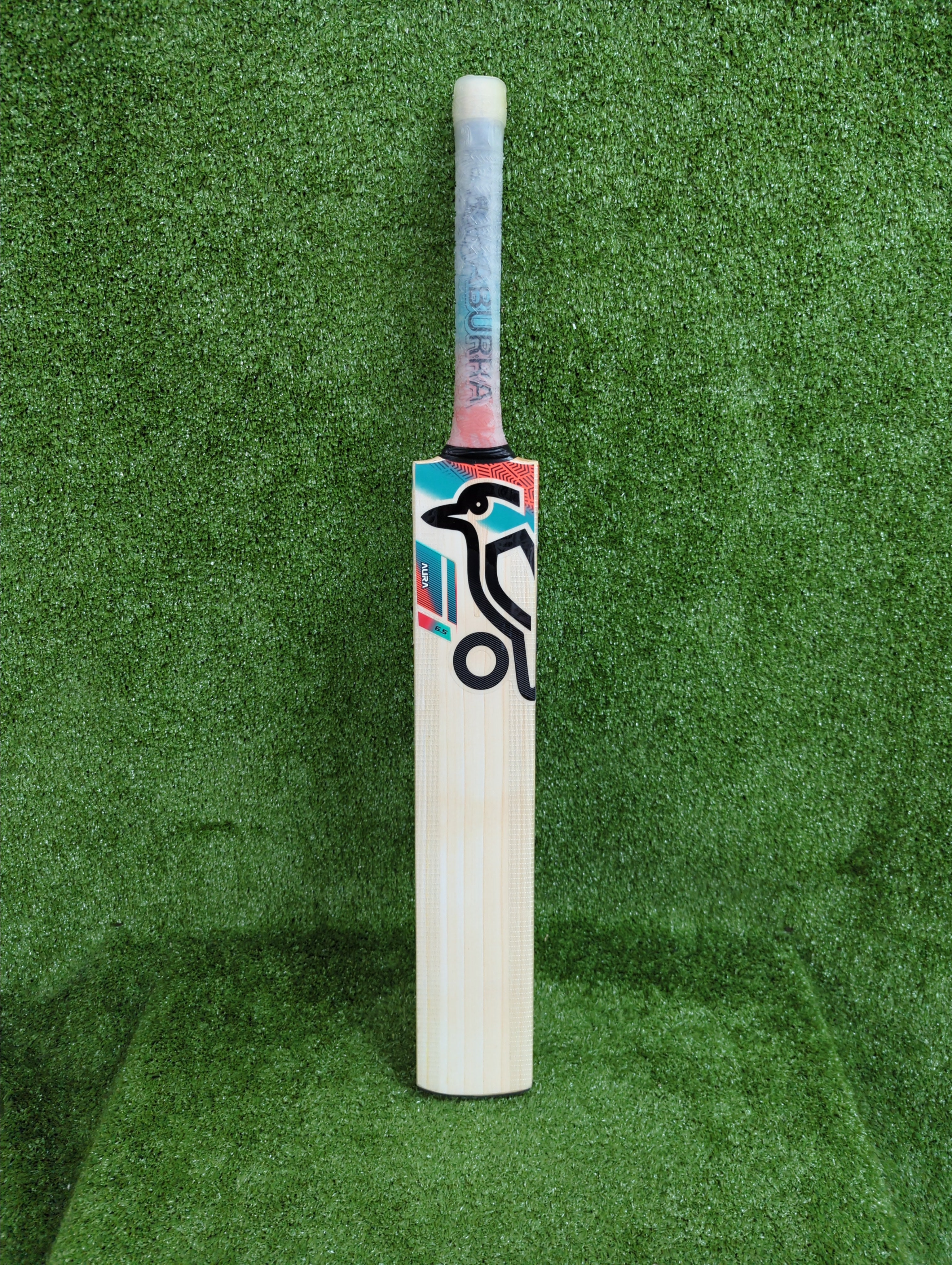 Kookaburra Aura 6.5 Harrow English Willow Cricket Bat - Premium Cricket Equipment for Professional Players | Perfect for Matches, Training & Club Play