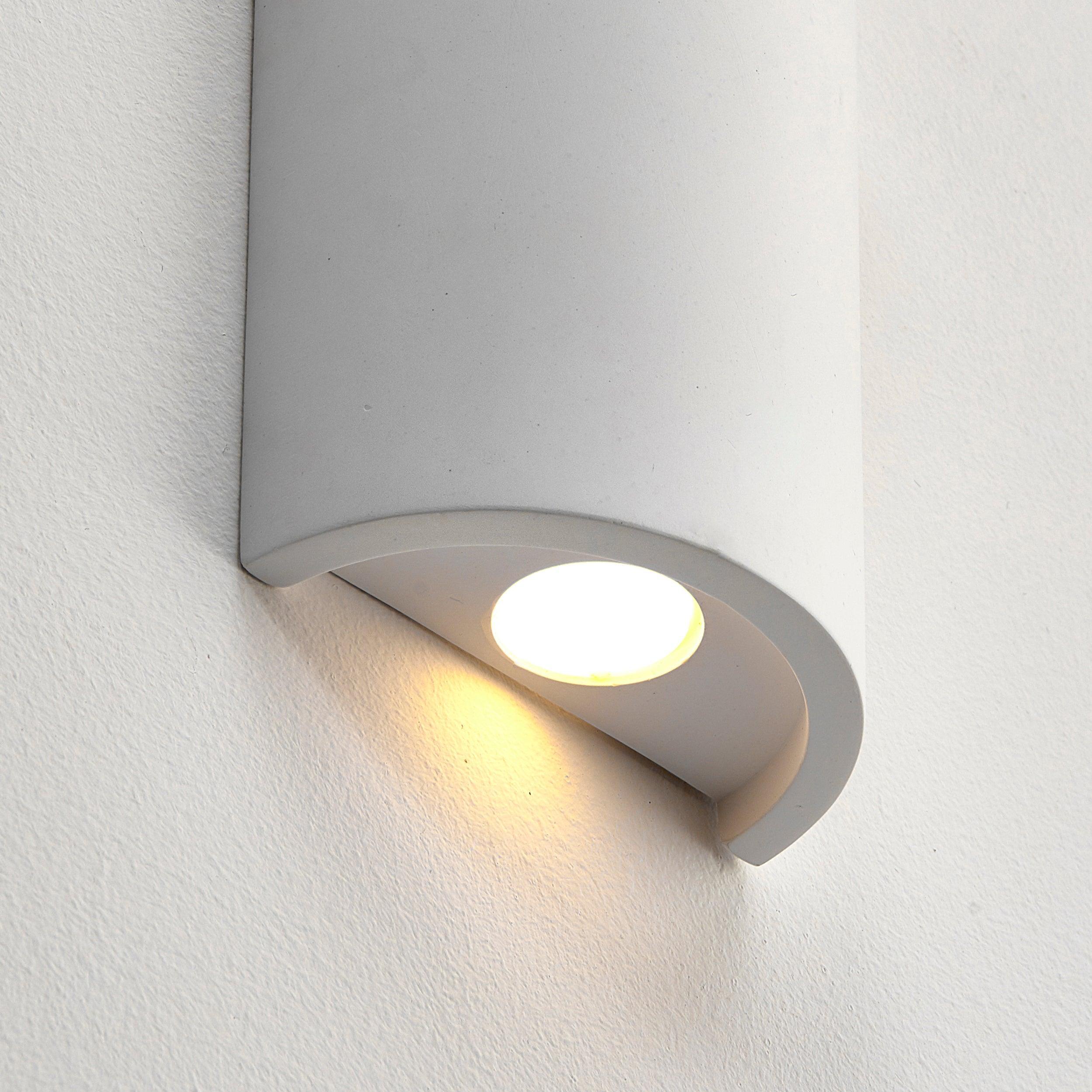 Crescent White Paintable Plaster Wall Light 2.8W LED - Modern Home Decor Lighting for Bedroom, Living Room & Hallway