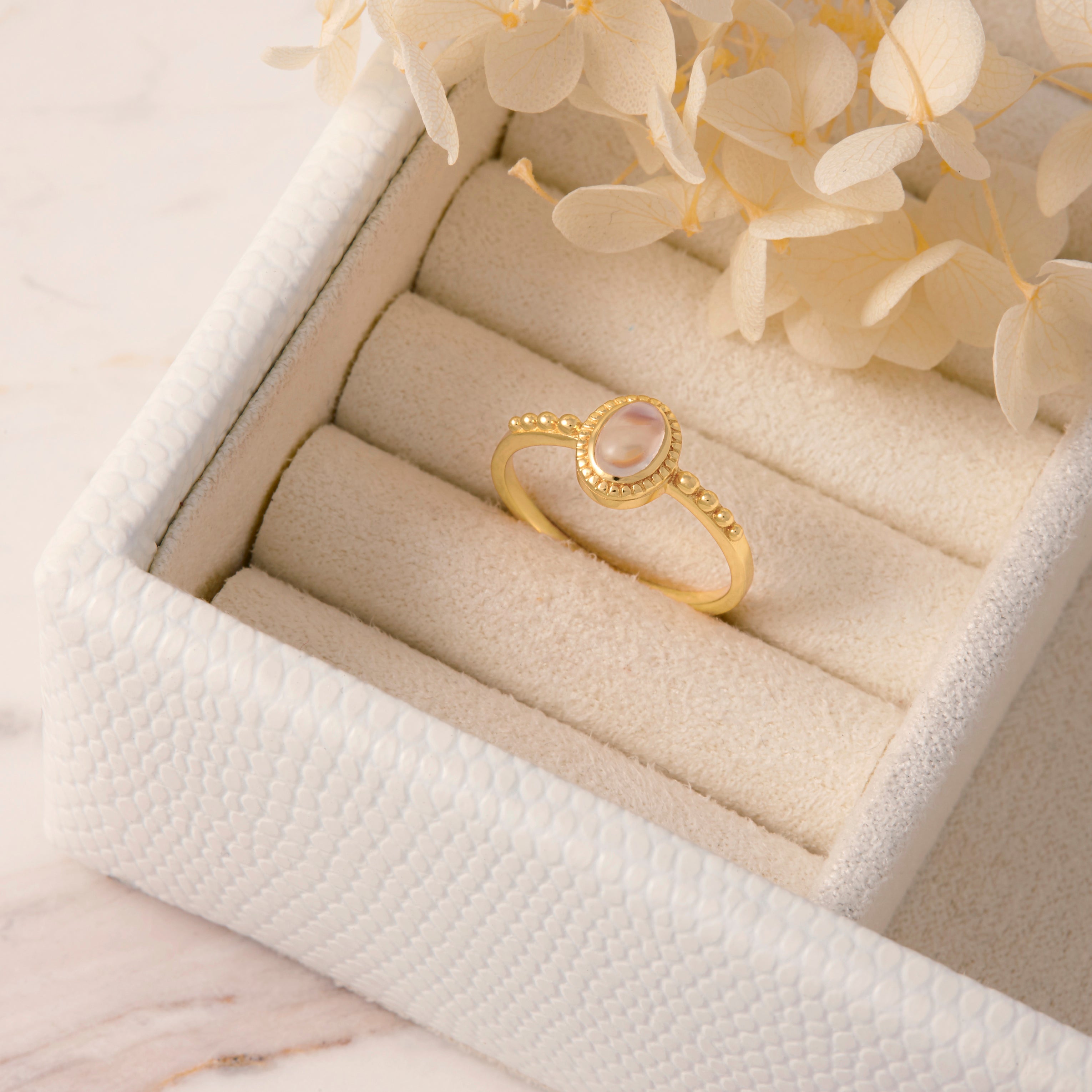 Elegant Moonstone Gold Ring for Women – 925 Sterling Silver Vintage Jewelry, Perfect for Weddings, Anniversaries & Gift Giving
